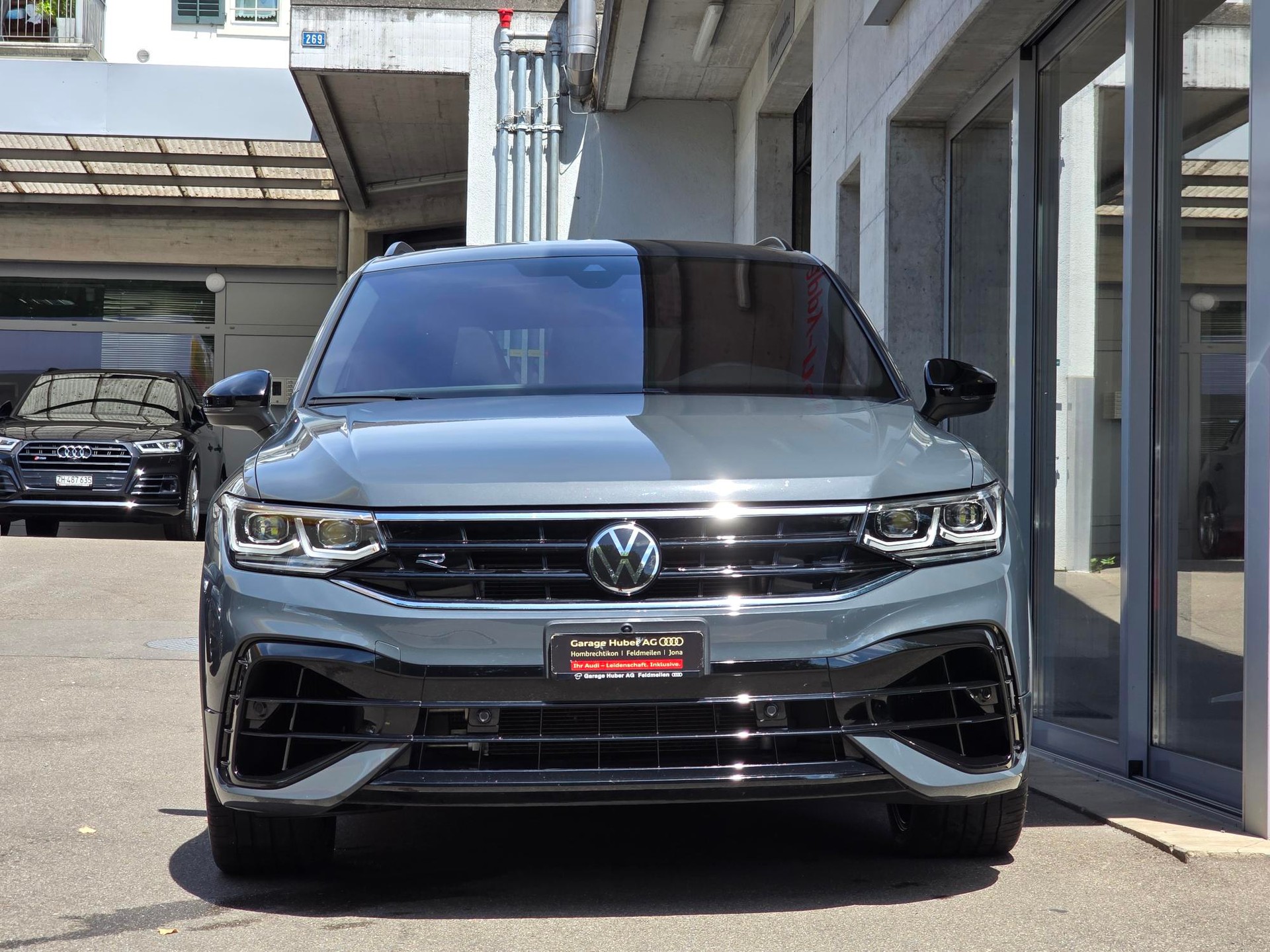 VW Tiguan 2.0TSI R 4Motion DSG-image-3