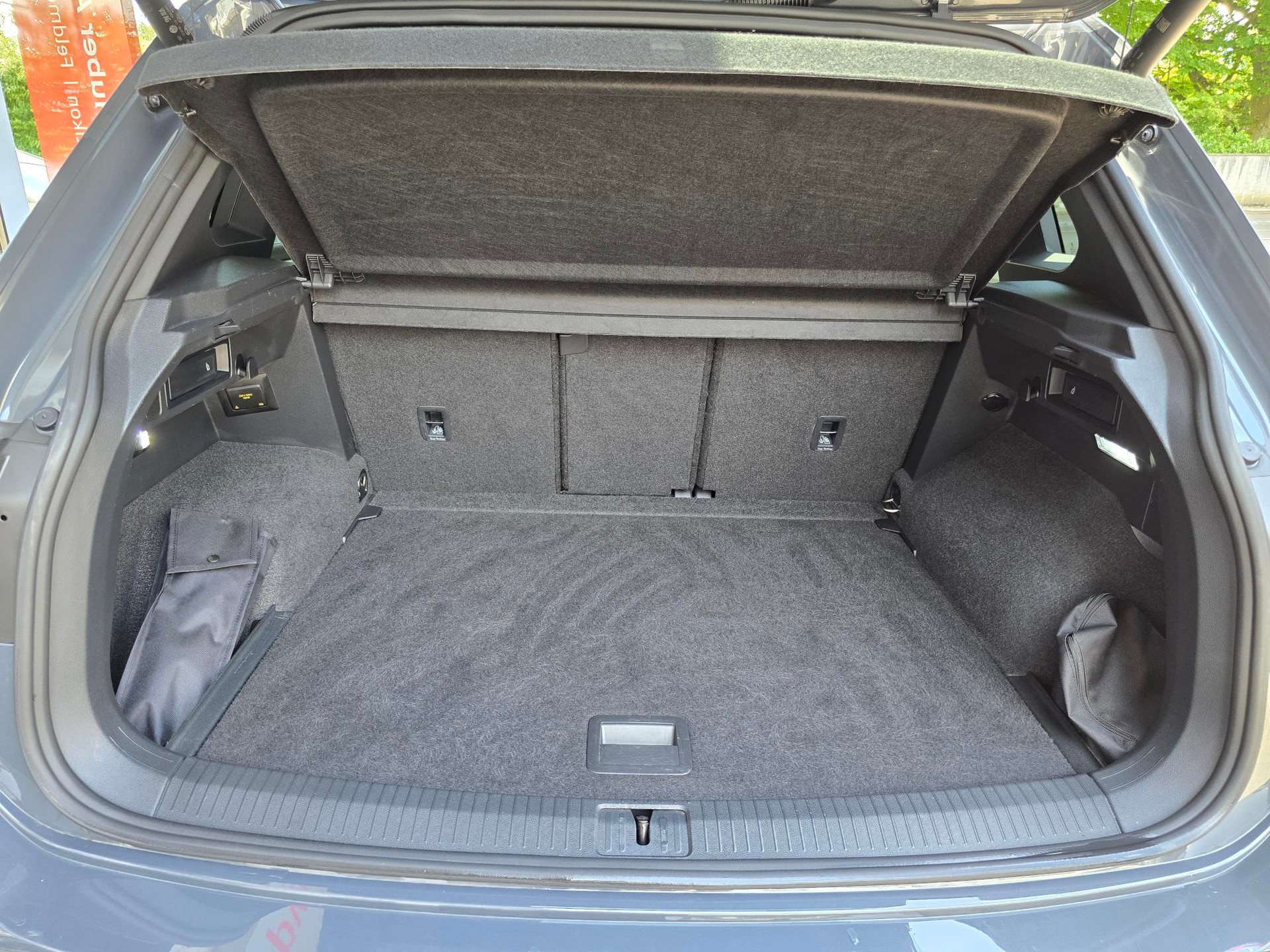 VW Tiguan 2.0TSI R 4Motion DSG-image-16