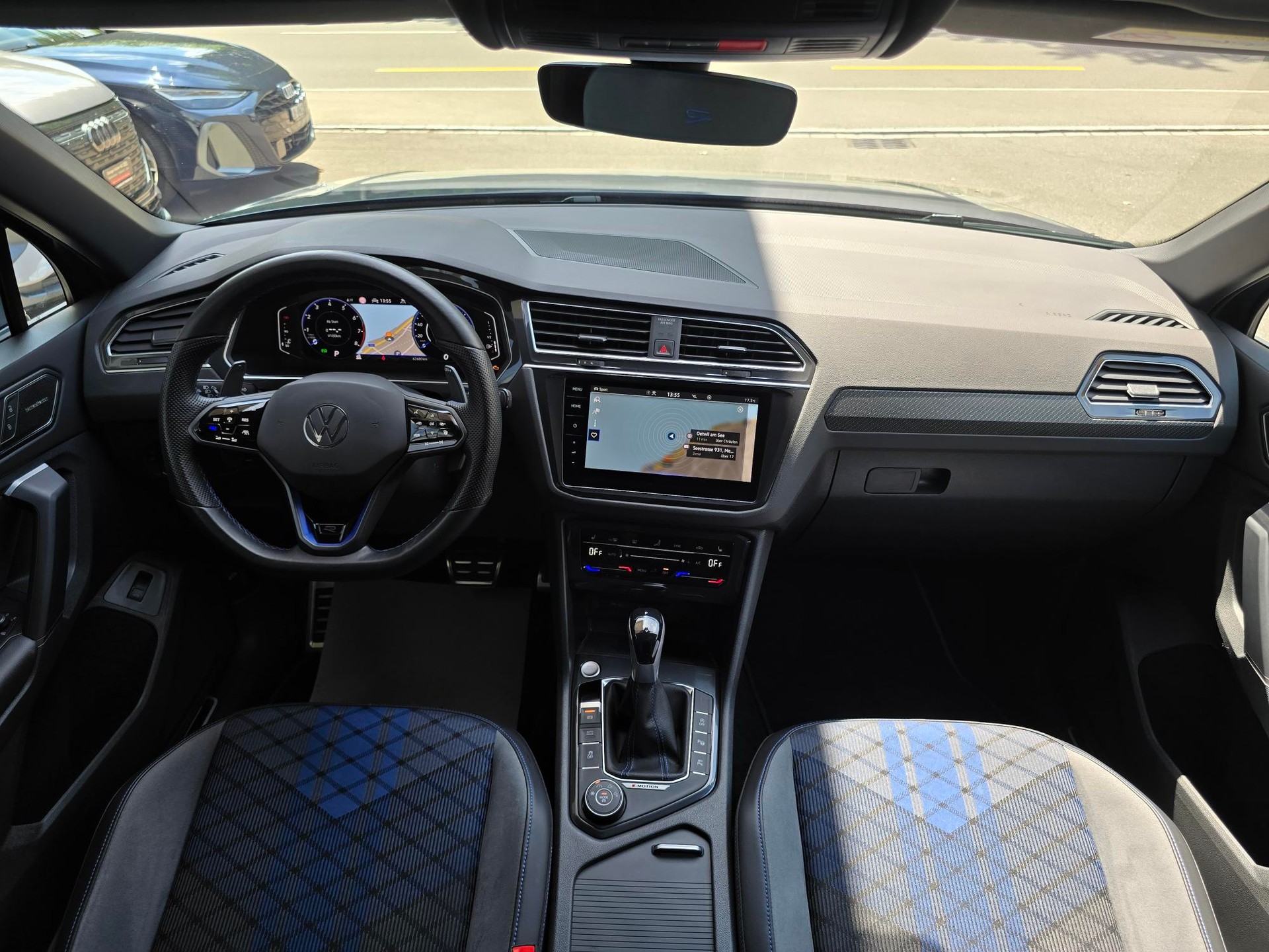 VW Tiguan 2.0TSI R 4Motion DSG-image-5