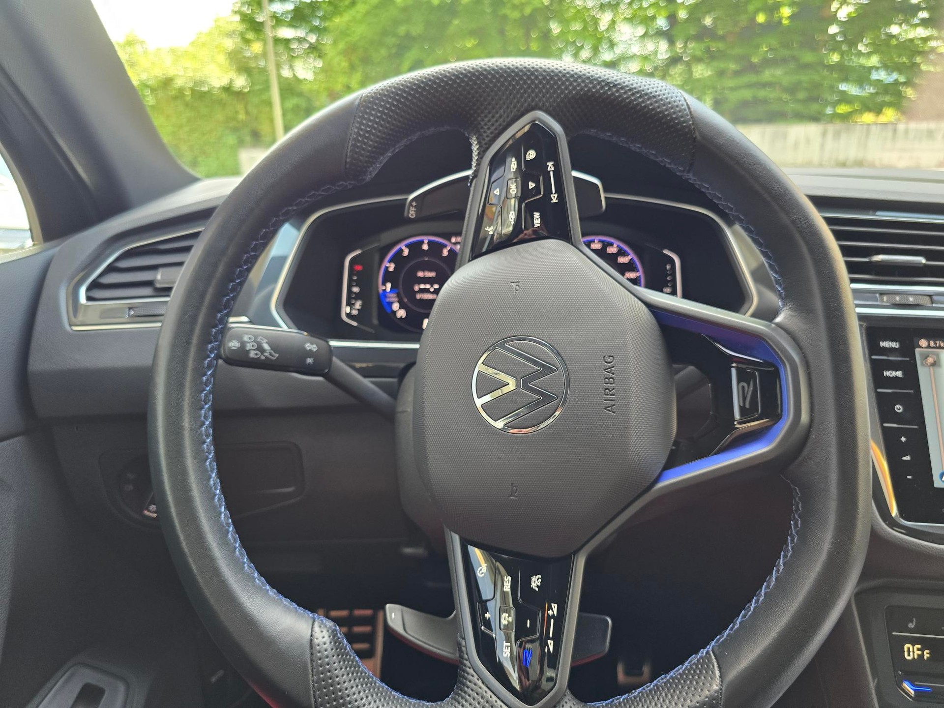 VW Tiguan 2.0TSI R 4Motion DSG-image-11