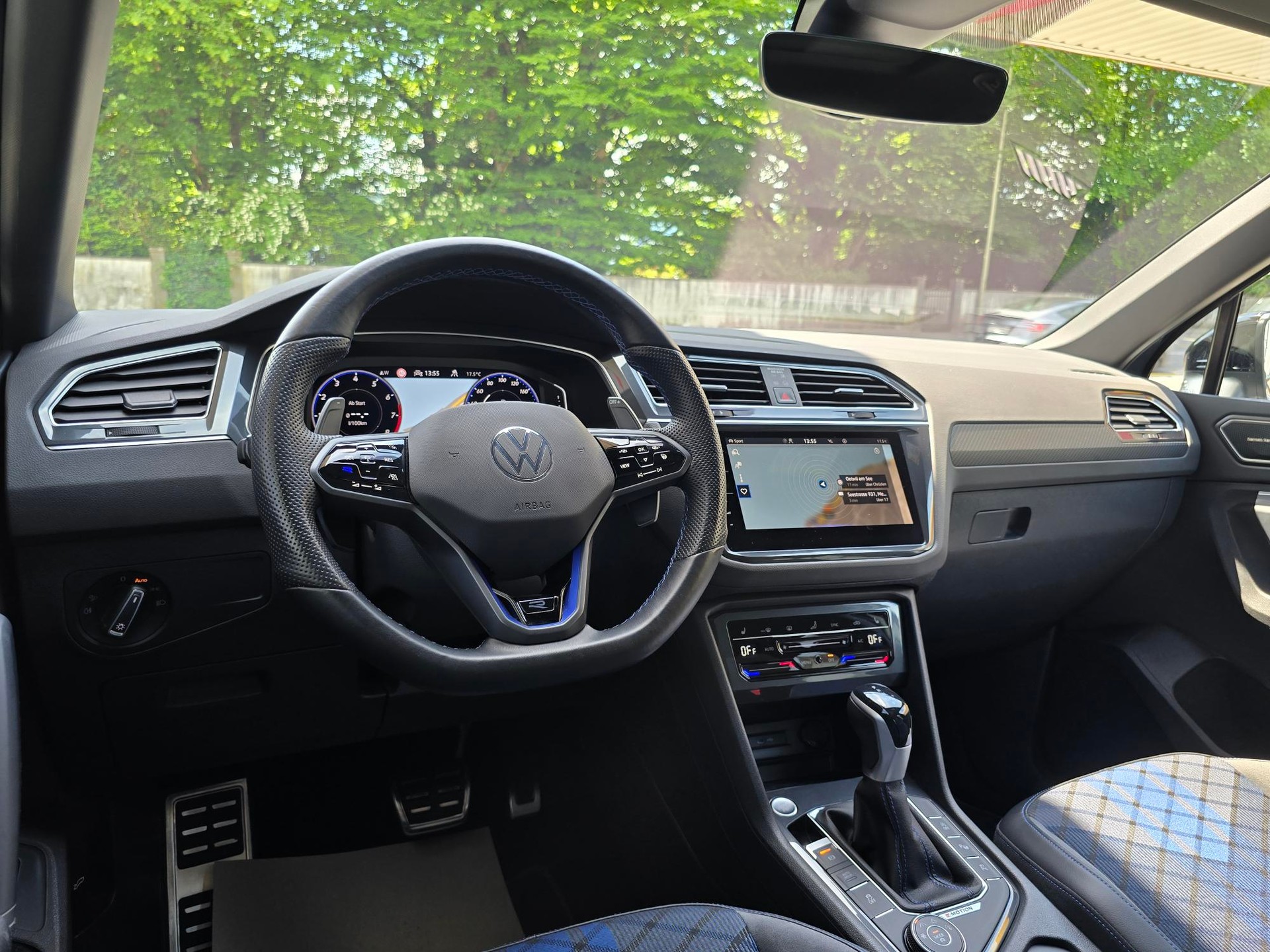 VW Tiguan 2.0TSI R 4Motion DSG-image-6