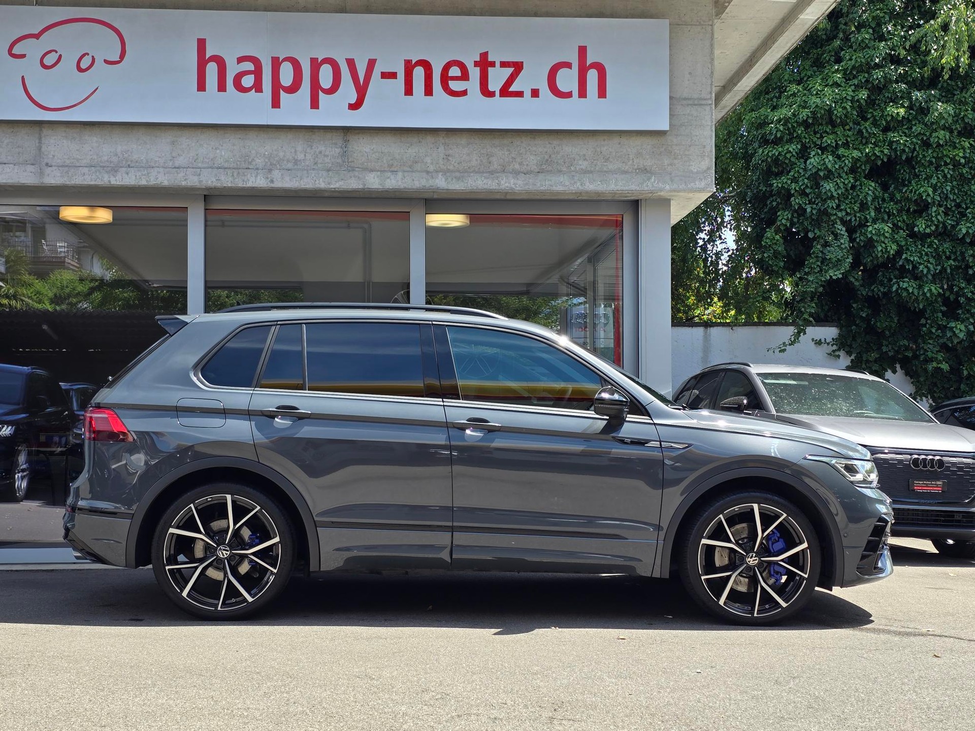 VW Tiguan 2.0TSI R 4Motion DSG-image-1