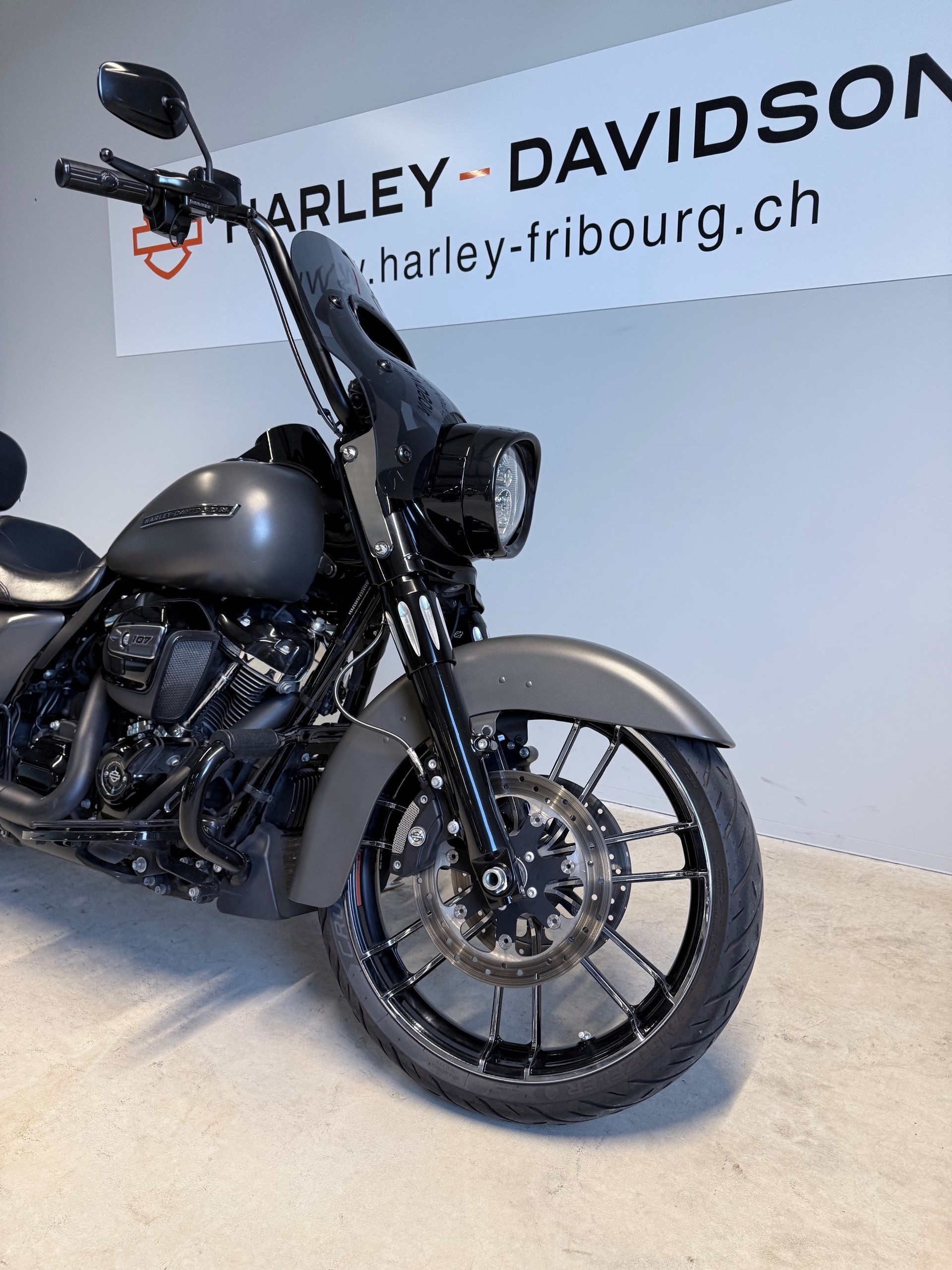 HARLEY-DAVIDSON FLHRXS Road King Special 107 ABS-showroom-element-1