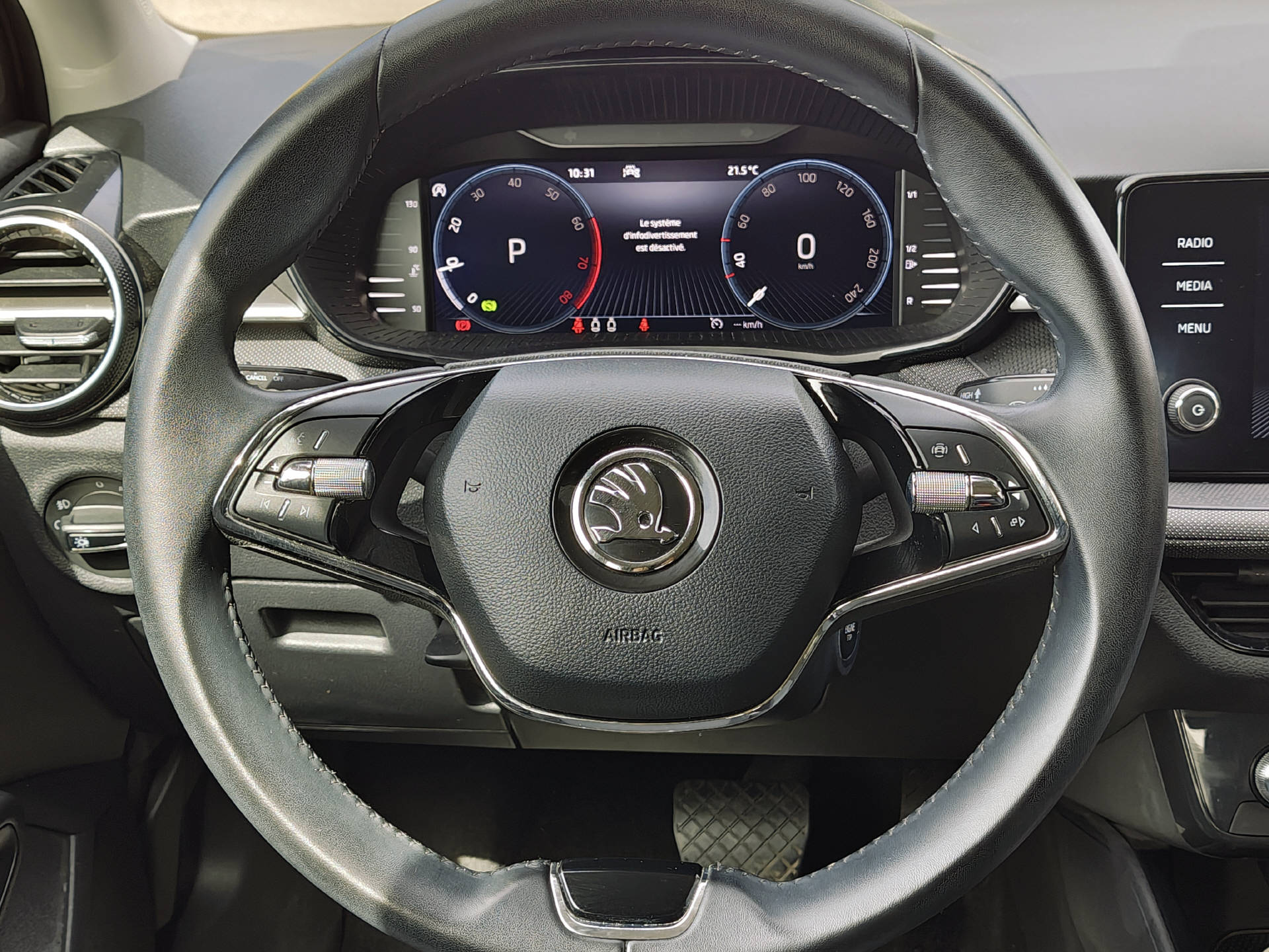 SKODA Fabia 1.0 TSI Ambition DSG-image-9