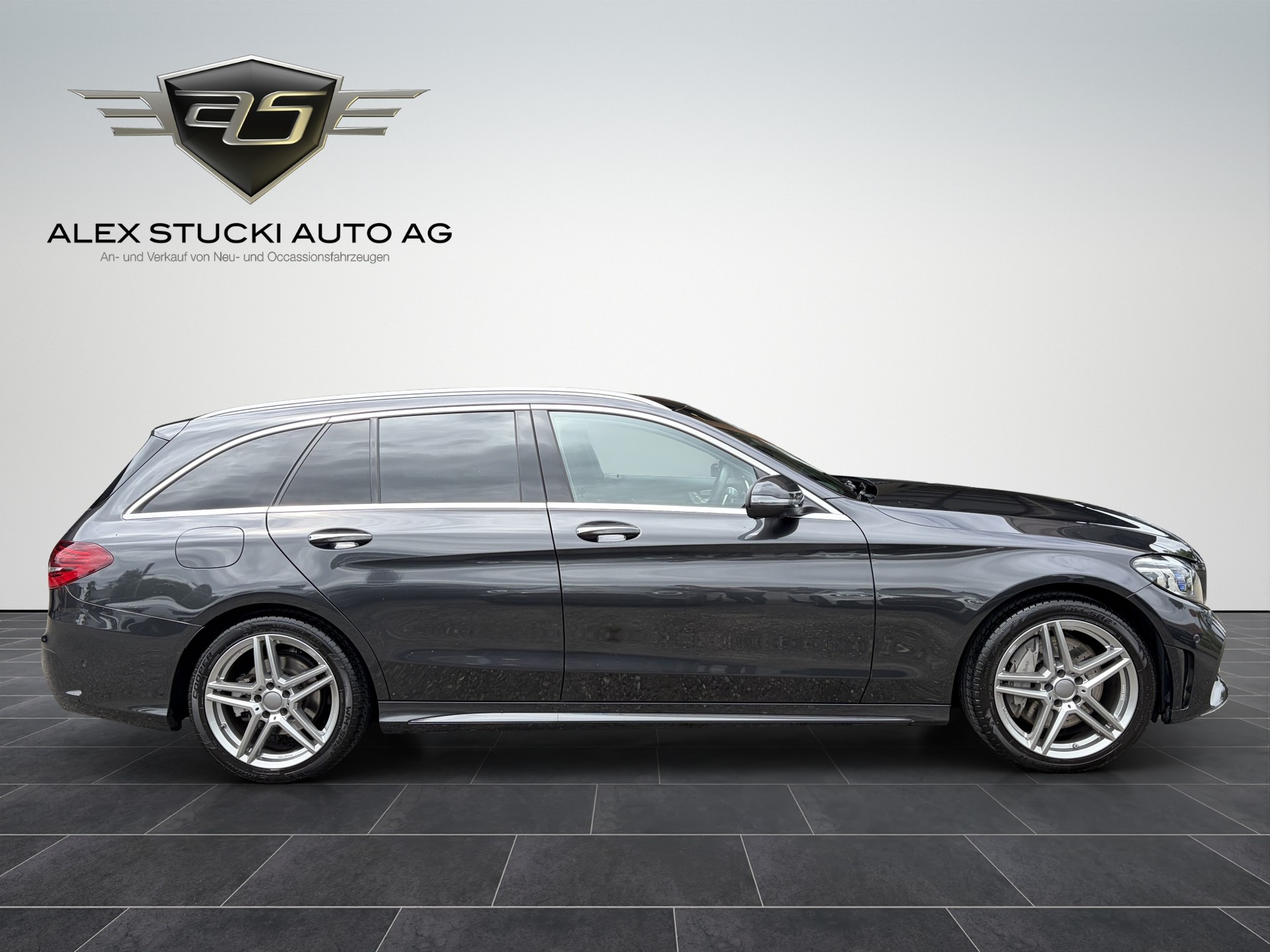 MERCEDES-BENZ C 400 AMG Line 4Matic 9G-Tronic-image-4