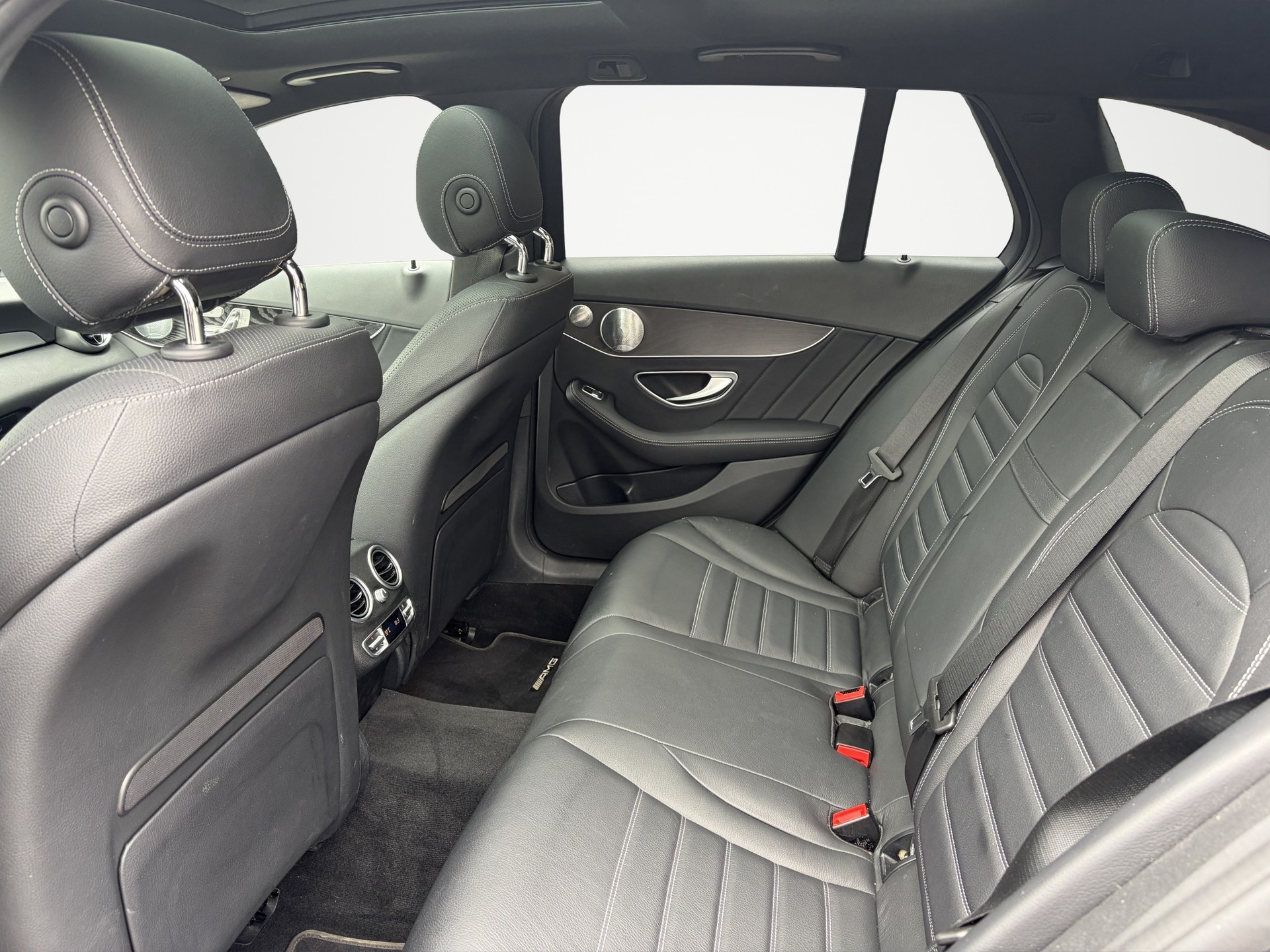 MERCEDES-BENZ C 400 AMG Line 4Matic 9G-Tronic-image-15