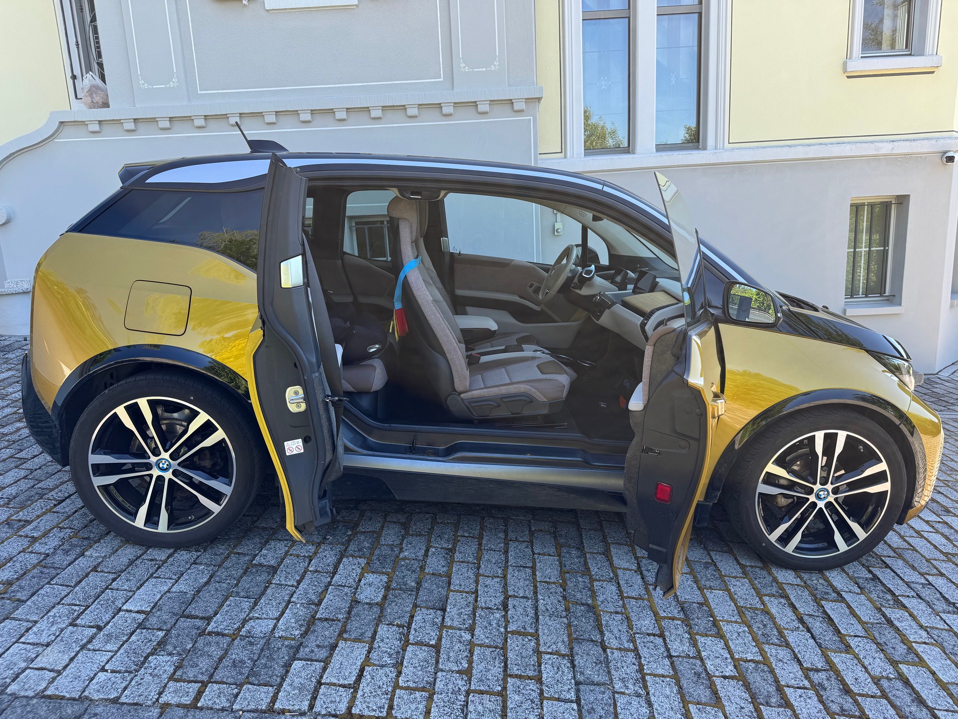 BMW i3s 120 Ah-image-1