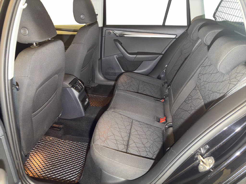 SKODA Octavia Combi 2.0 TSI Soleil 4x4 DSG-image-10