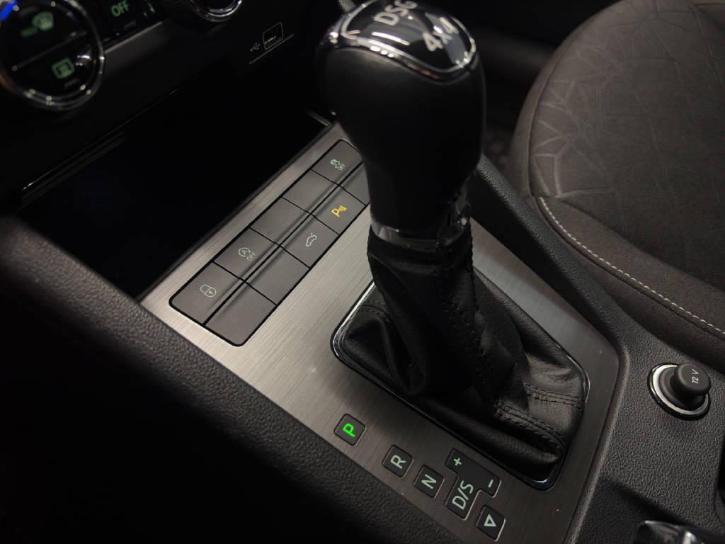 SKODA Octavia Combi 2.0 TSI Soleil 4x4 DSG-image-7
