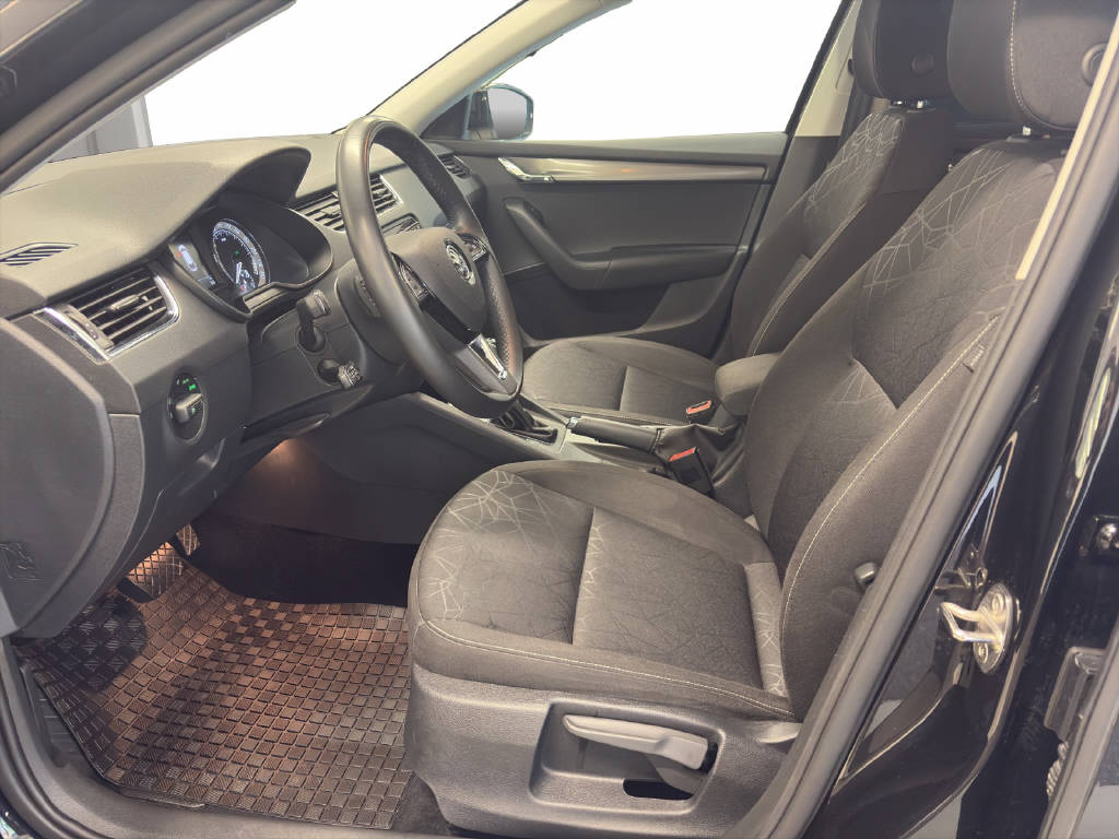 SKODA Octavia Combi 2.0 TSI Soleil 4x4 DSG-image-3