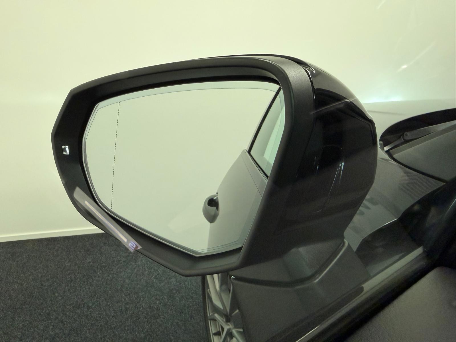 AUDI Q3 Sportback 2.0 40 TFSI S line quattro S-Tronic-image-15