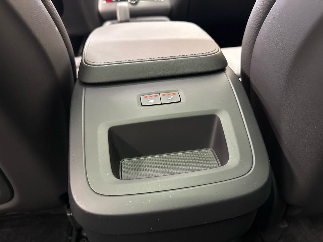 VOLVO XC90 B5 Diesel Mild Hybrid AWD Plus Bright Geartronic-image-12