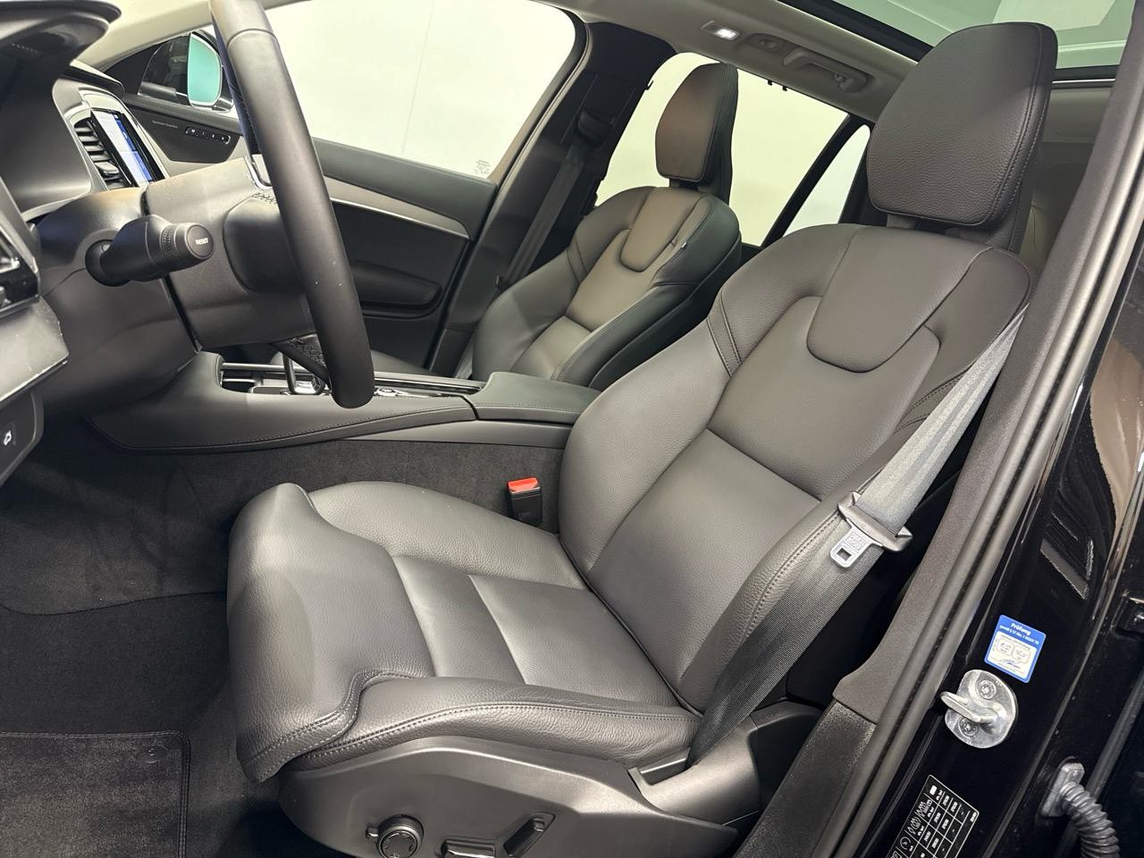 VOLVO XC90 B5 Diesel Mild Hybrid AWD Plus Bright Geartronic-image-3