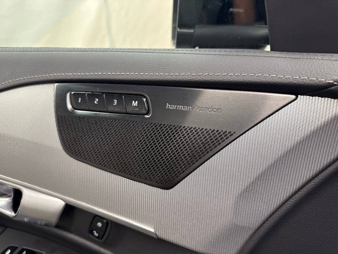 VOLVO XC90 B5 Diesel Mild Hybrid AWD Plus Bright Geartronic-image-5