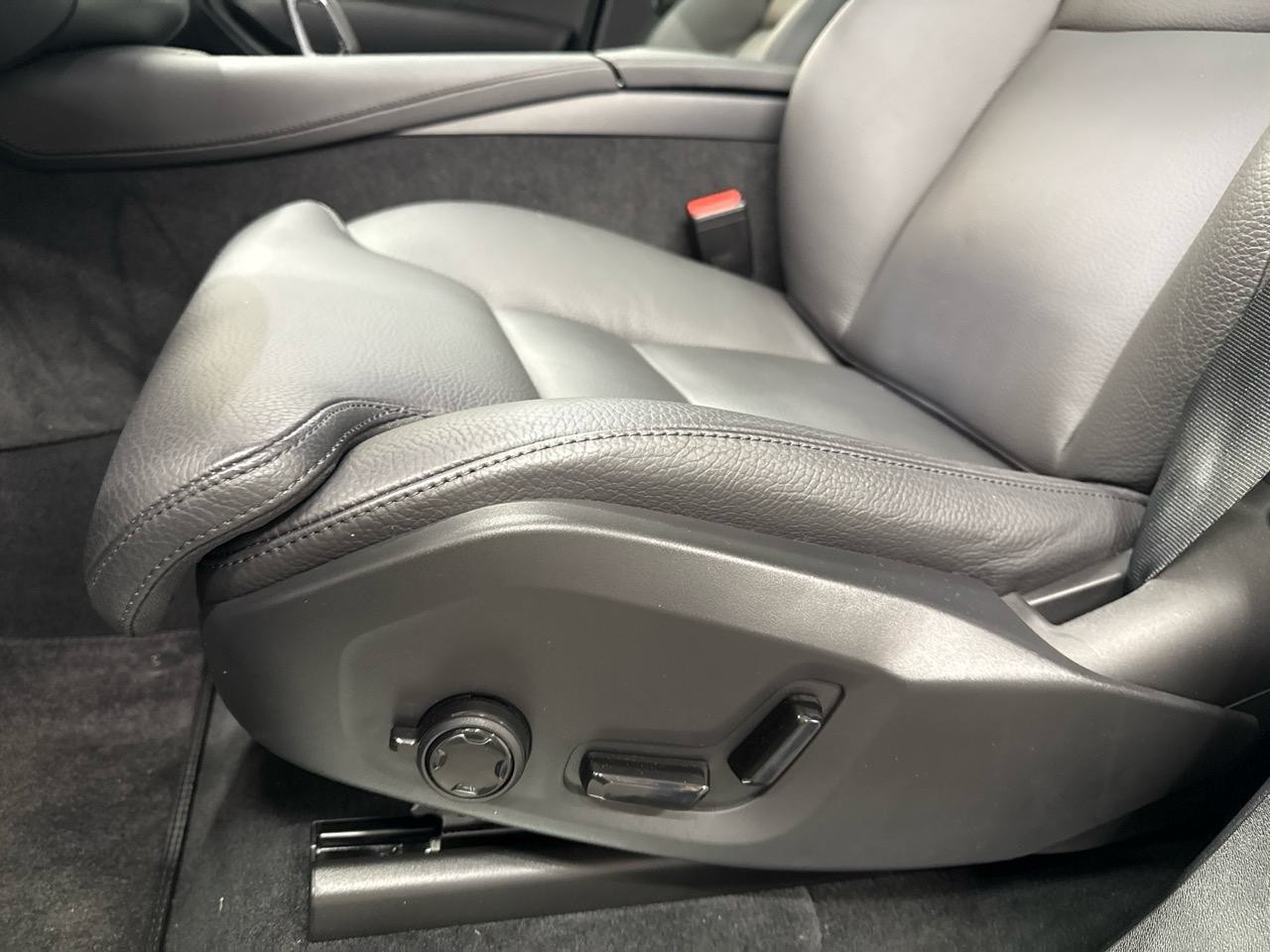 VOLVO XC90 B5 Diesel Mild Hybrid AWD Plus Bright Geartronic-image-4