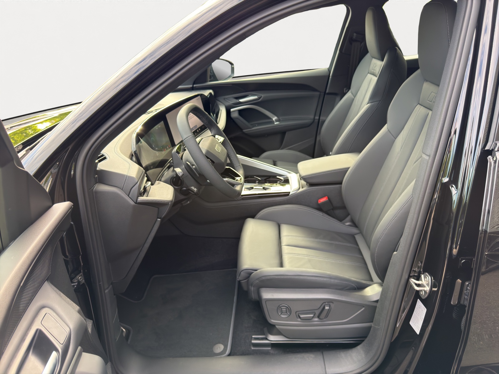 AUDI Q5 SUV TFSI 150 kW 204PS Quattro-image-4