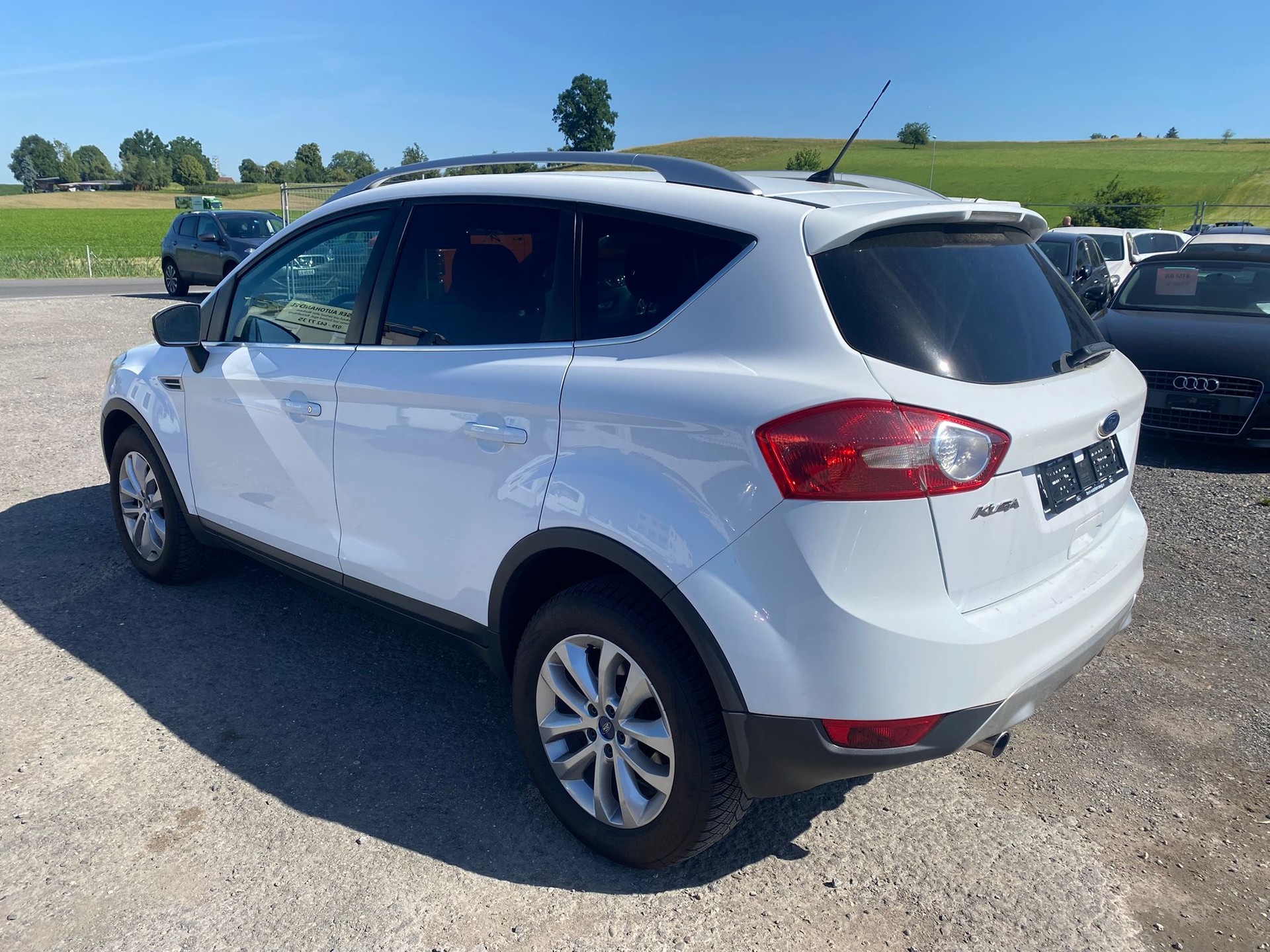 FORD Kuga 2.5 Turbo Titanium 4WD-image-5