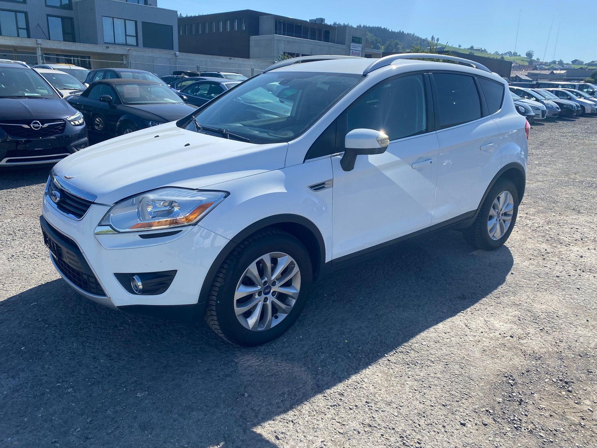 FORD Kuga 2.5 Turbo Titanium 4WD-image-1