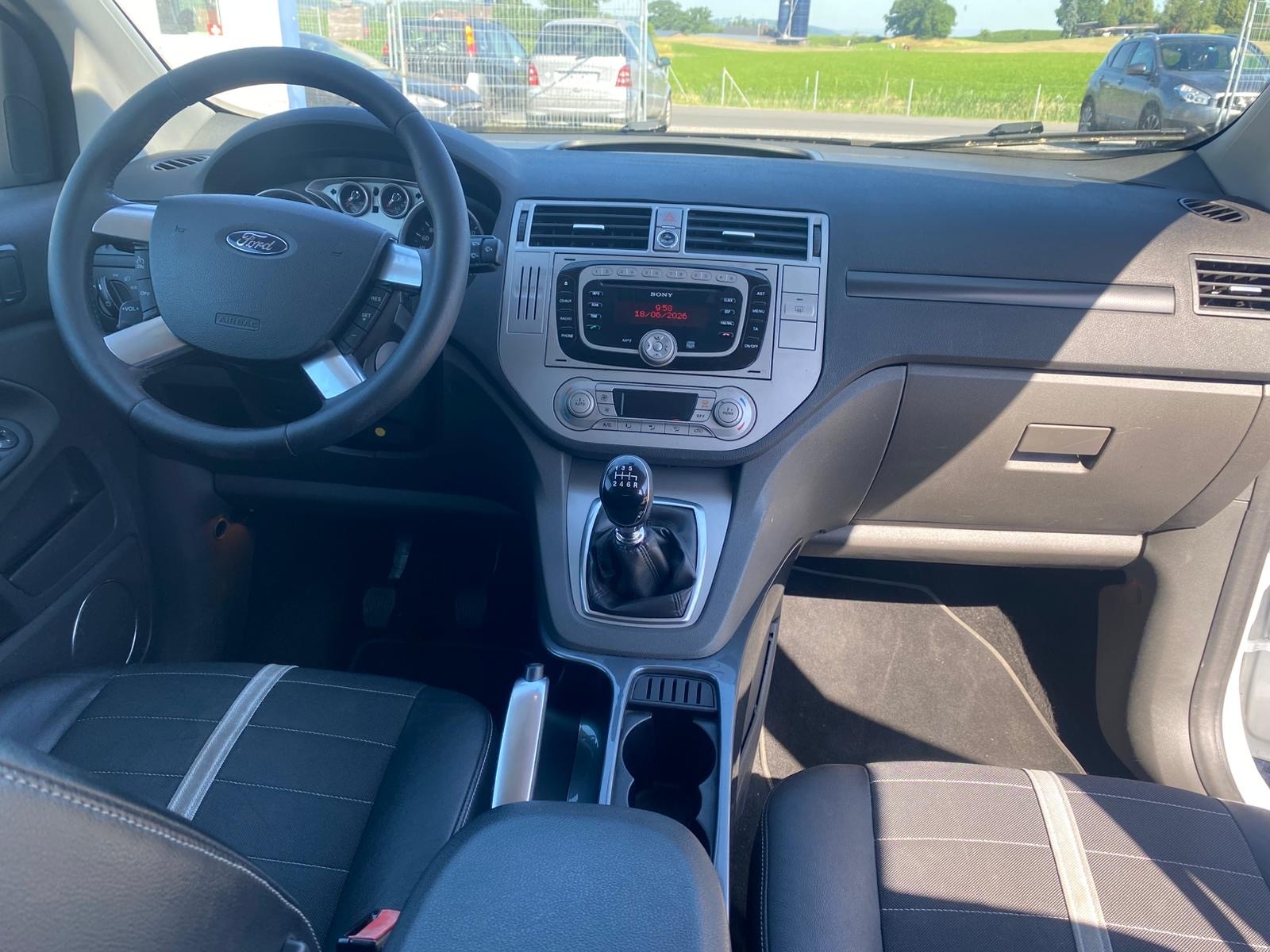 FORD Kuga 2.5 Turbo Titanium 4WD-image-11
