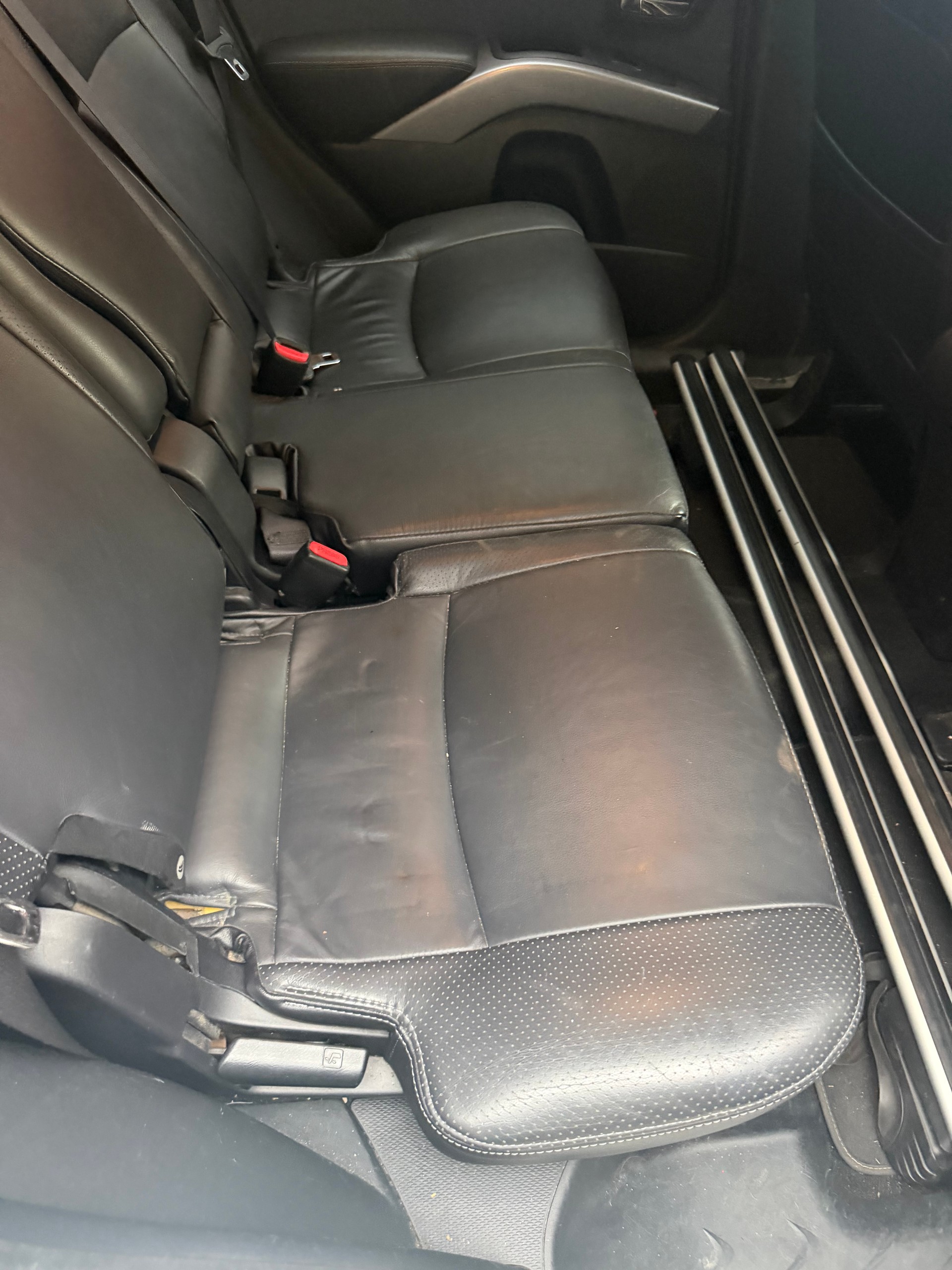 PEUGEOT 4007 2.2 HDi Platinum Edition DCS6-image-6
