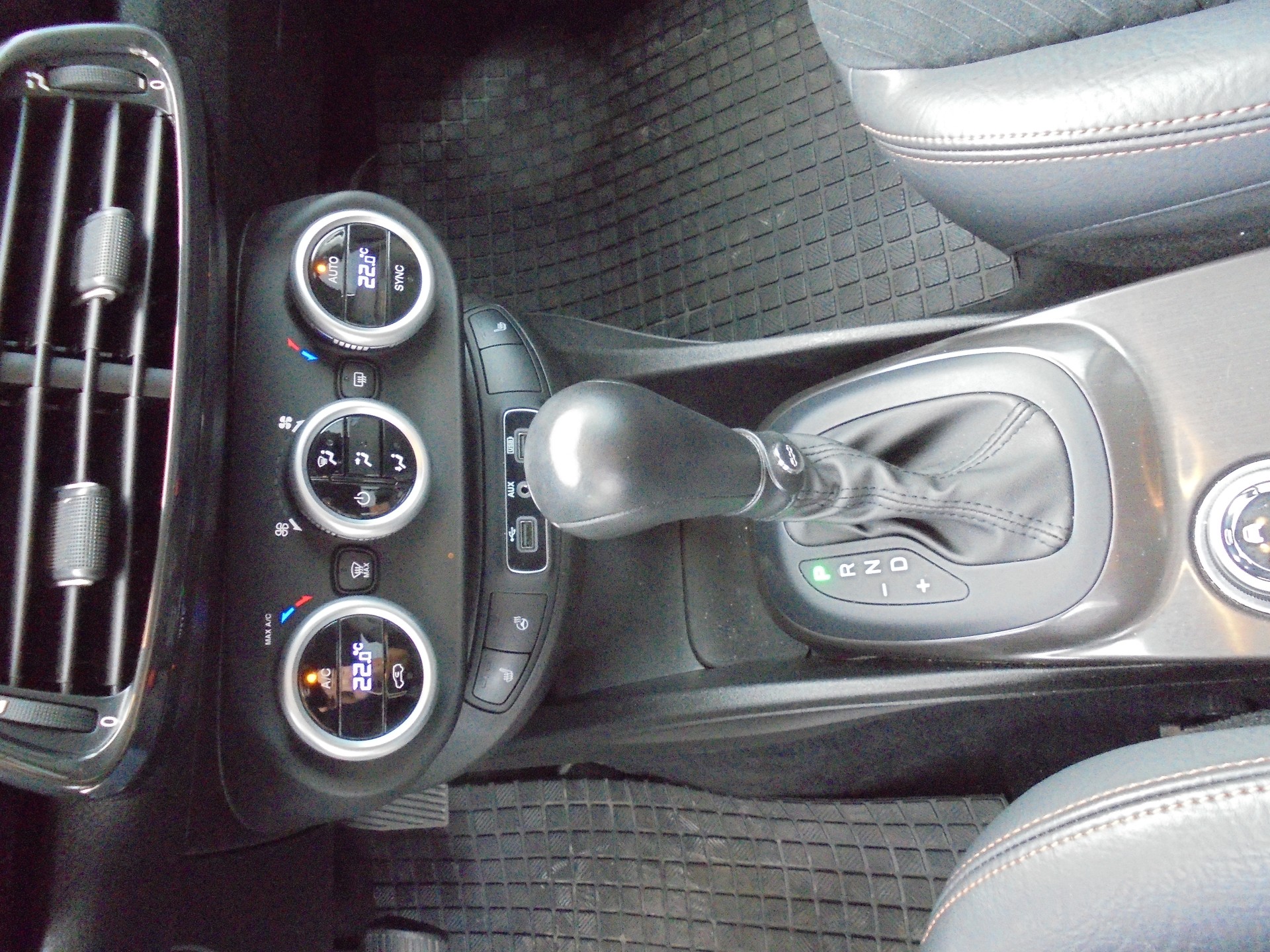 FIAT 500X 1.4T Cross 4x4 Automatic-image-15