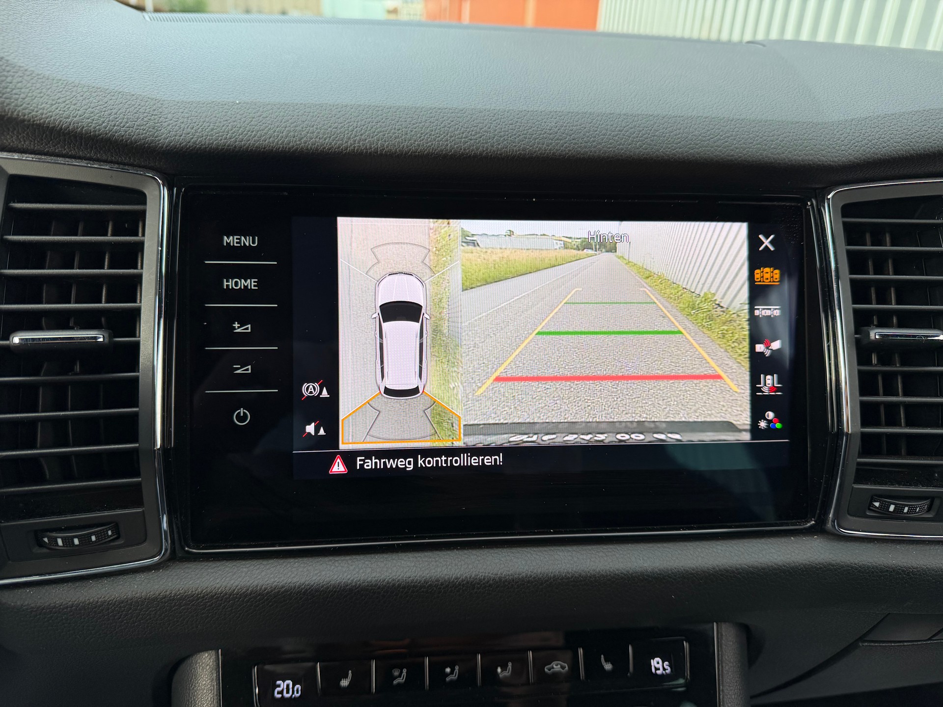 SKODA Kodiaq 2.0 TDI CR Sport Line 4x4 DSG 7 Plätz-image-13