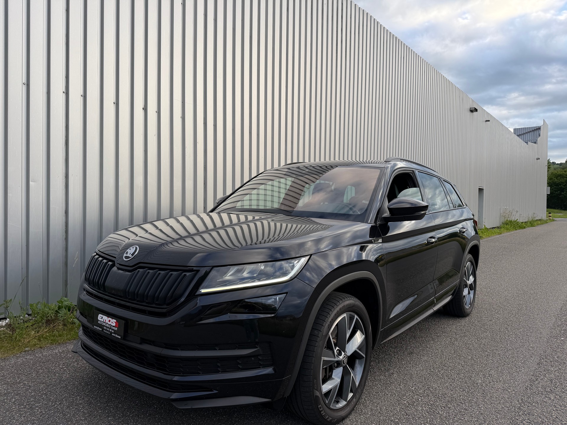 SKODA Kodiaq 2.0 TDI CR Sport Line 4x4 DSG 7 Plätz-image-0