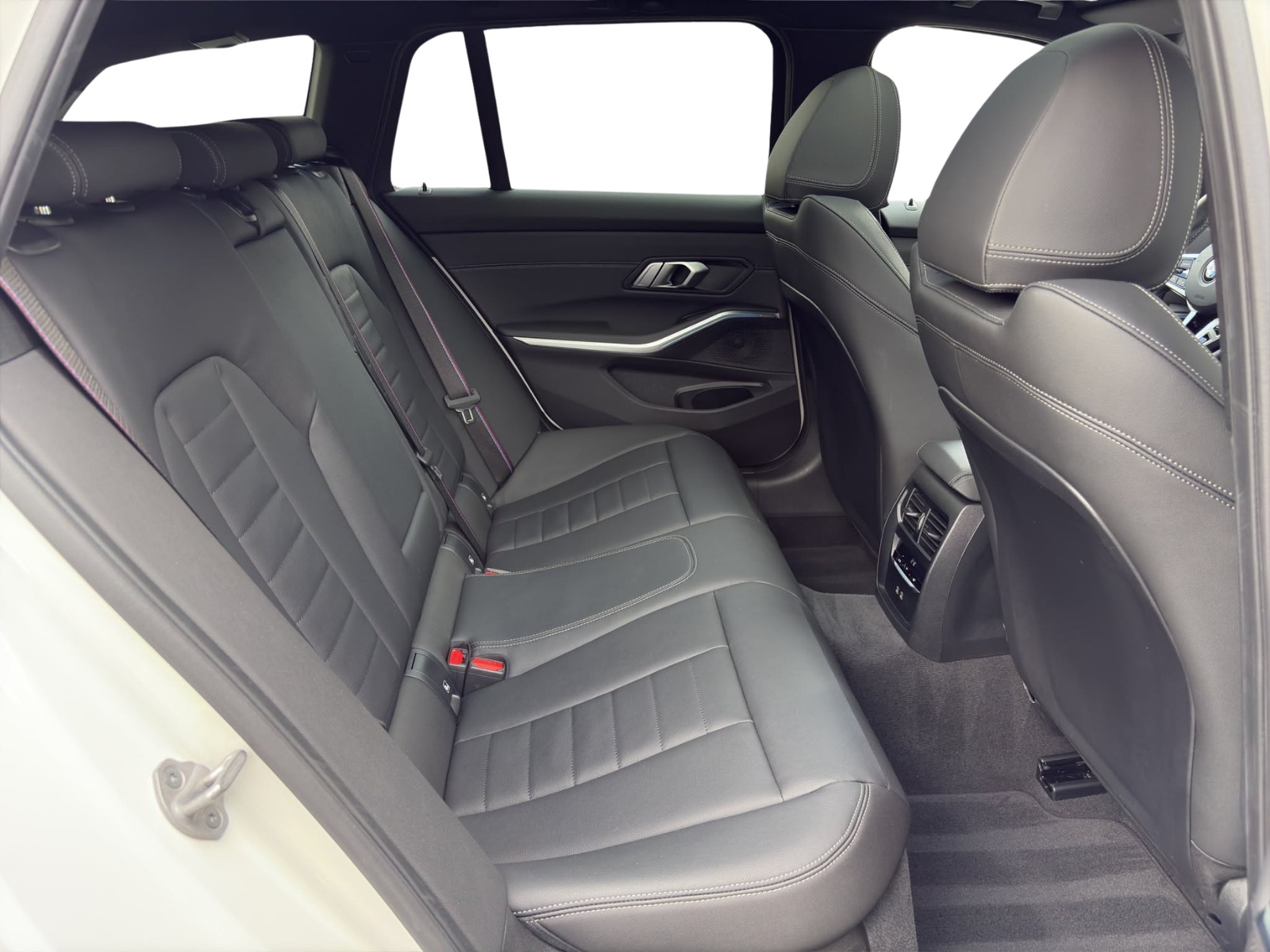 BMW M340i xDrive 48V Touring LCI2 Steptronic M Sport Pro-image-18