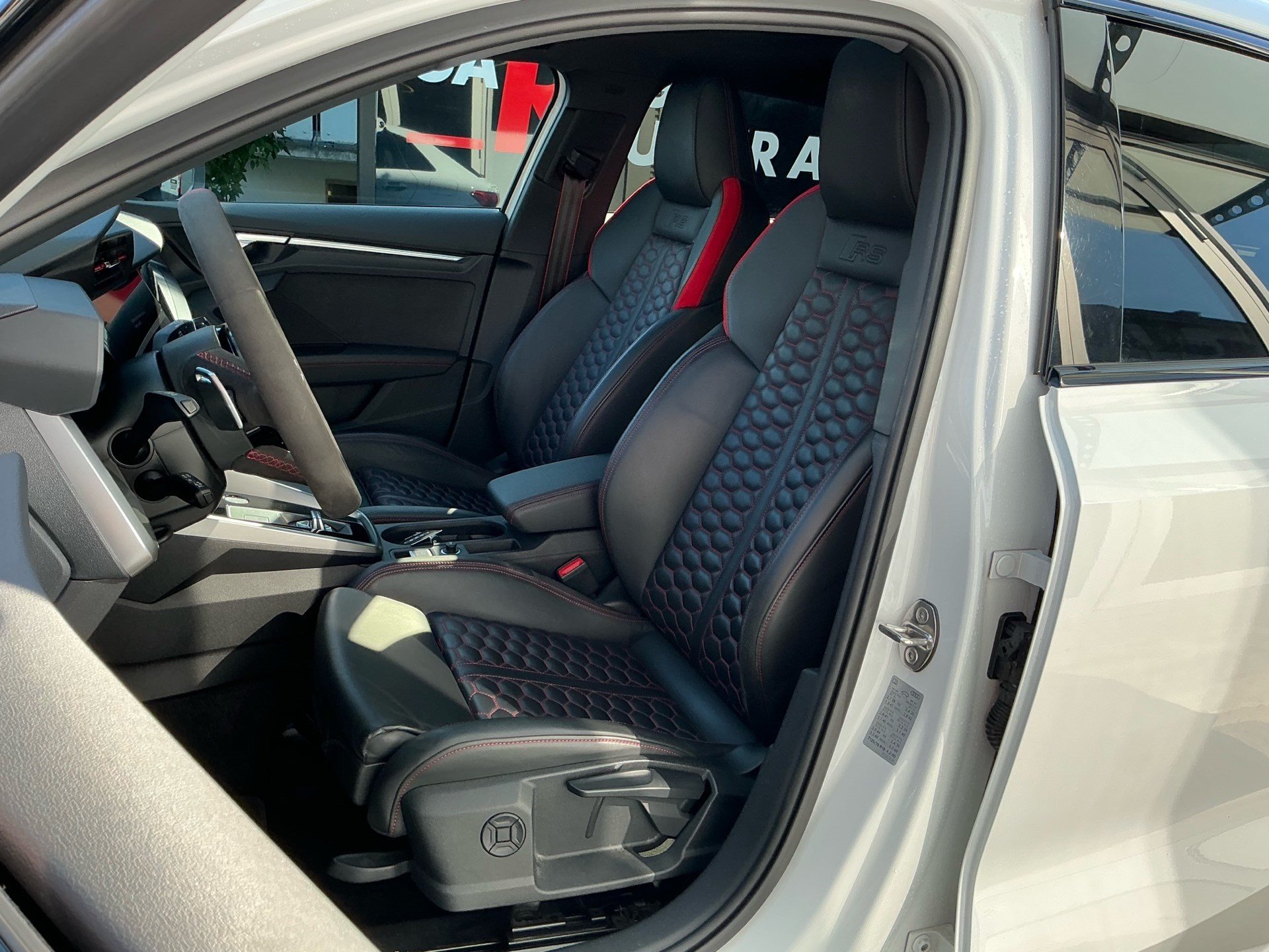 AUDI RS3 SPORTBACK 2.5 400 PS TFSI QUATTRO *** ABSOLUTE TOP AUSSTATTUNG & PANORAMAGLASDACH ***-image-7