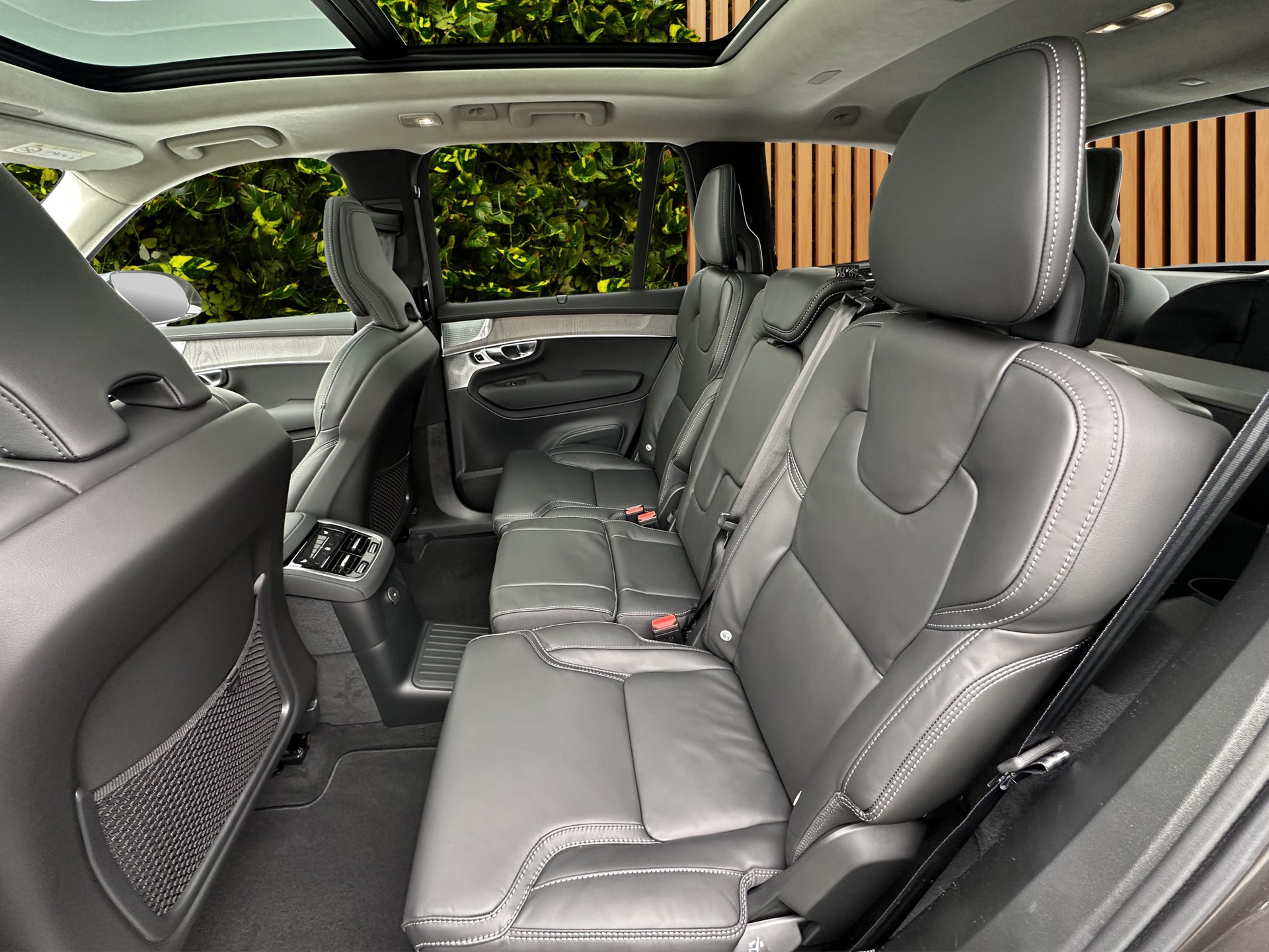 VOLVO XC90 2.0 T8 TE Ultra Dark eAWD-image-14