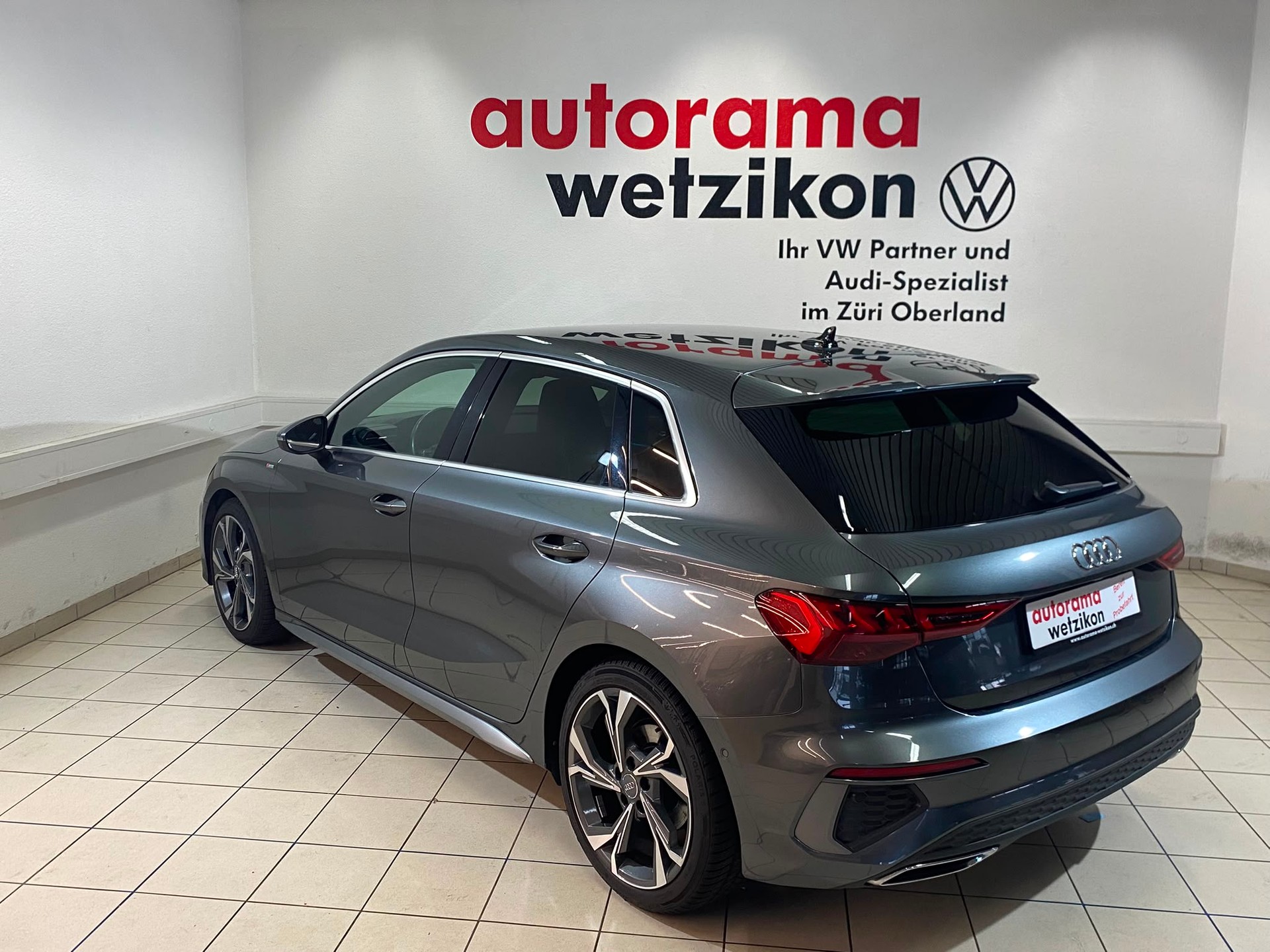 AUDI A3 Sportback 35 TFSI S line S-tronic-showroom-element-2