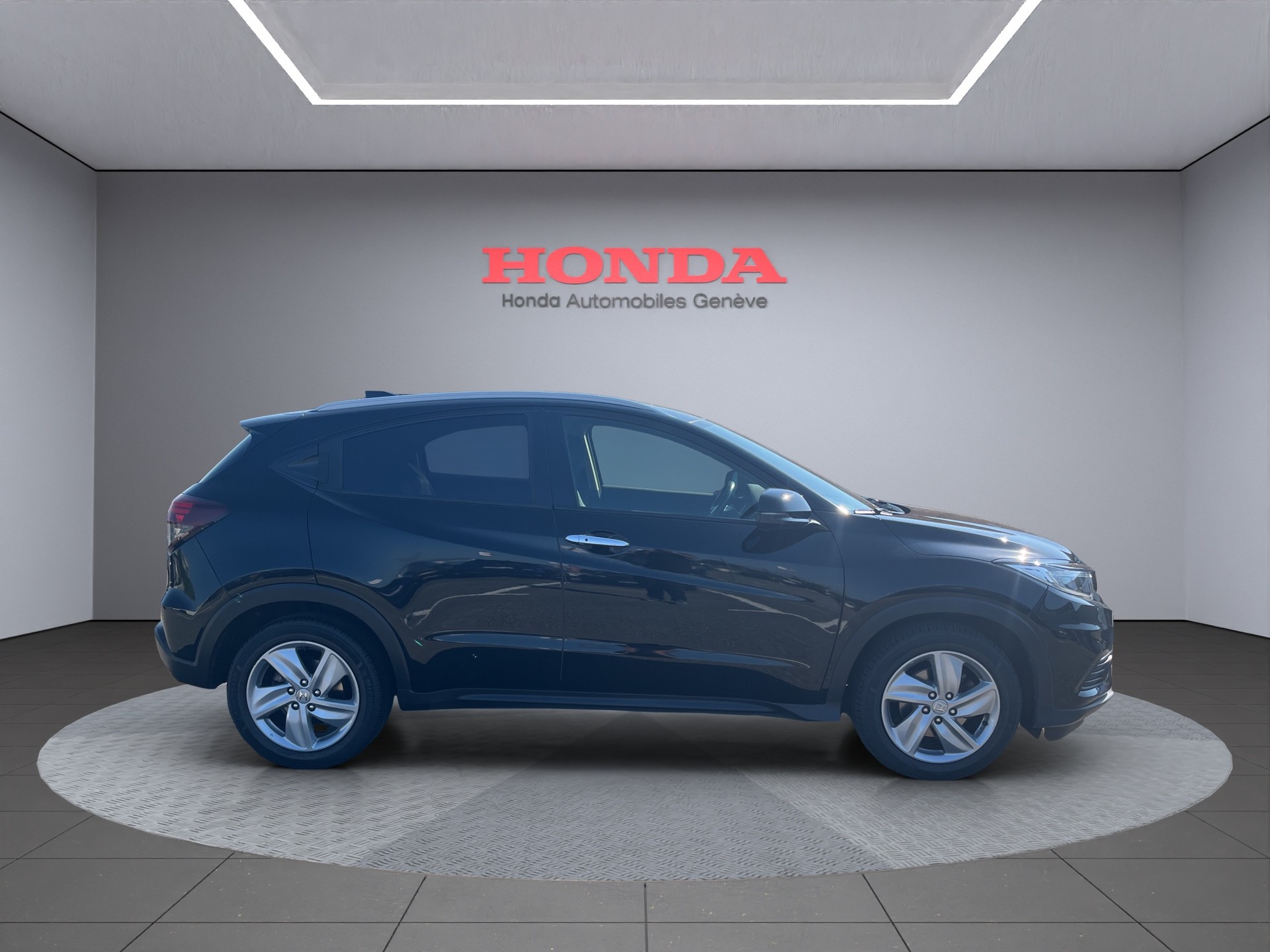 HONDA HR-V 1.5i-VTEC Executive-image-0