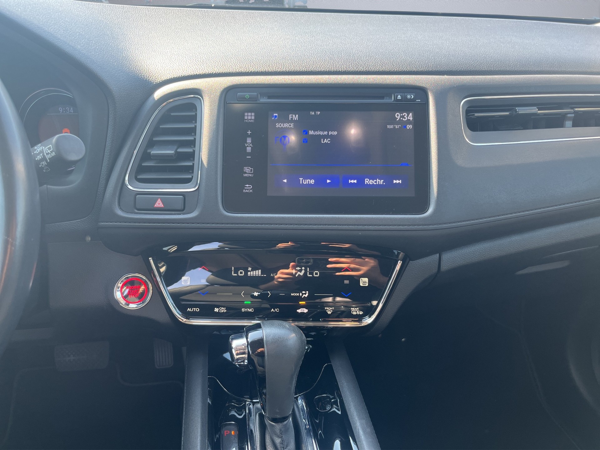HONDA HR-V 1.5i-VTEC Executive-image-14
