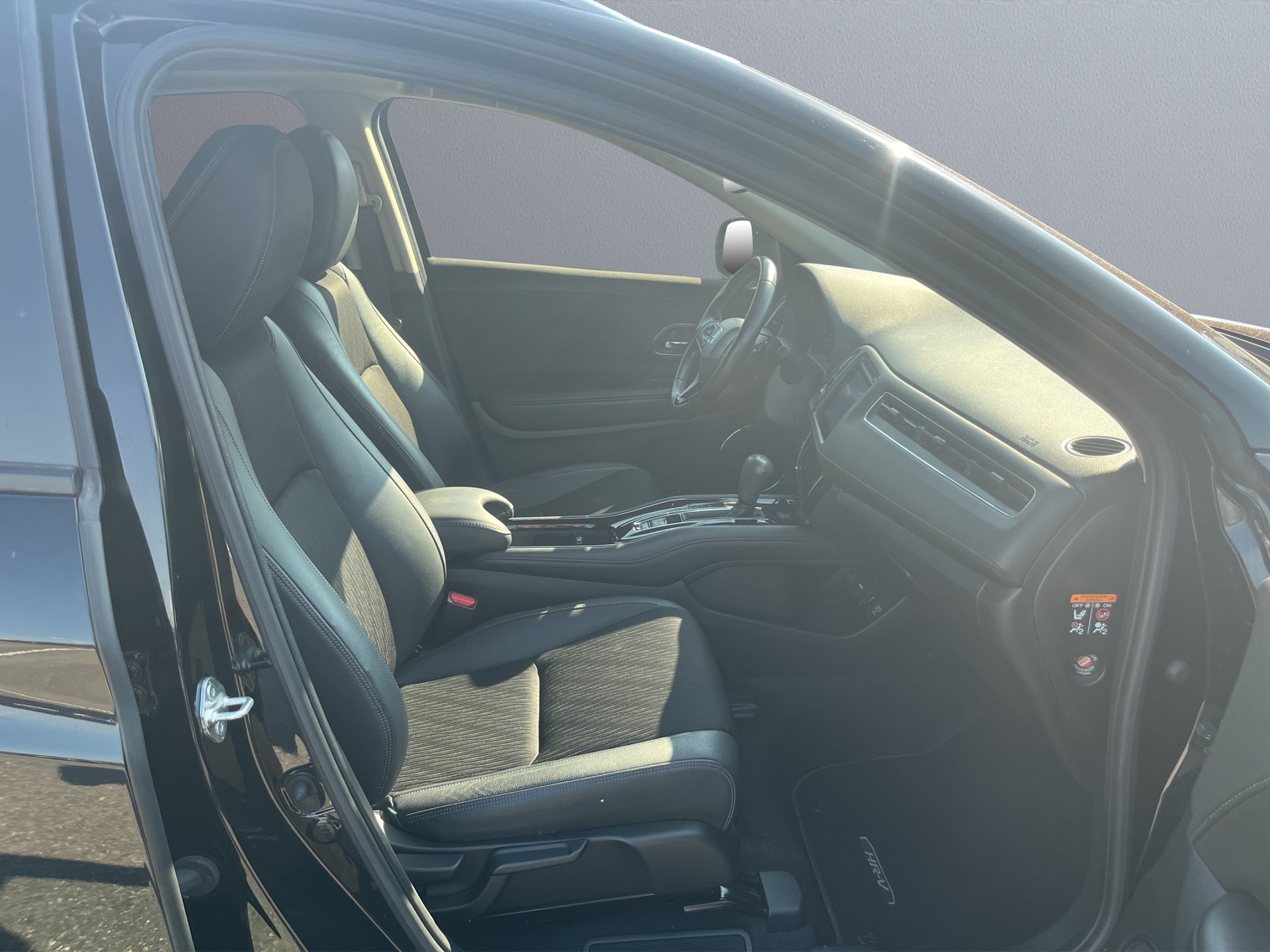 HONDA HR-V 1.5i-VTEC Executive-image-17