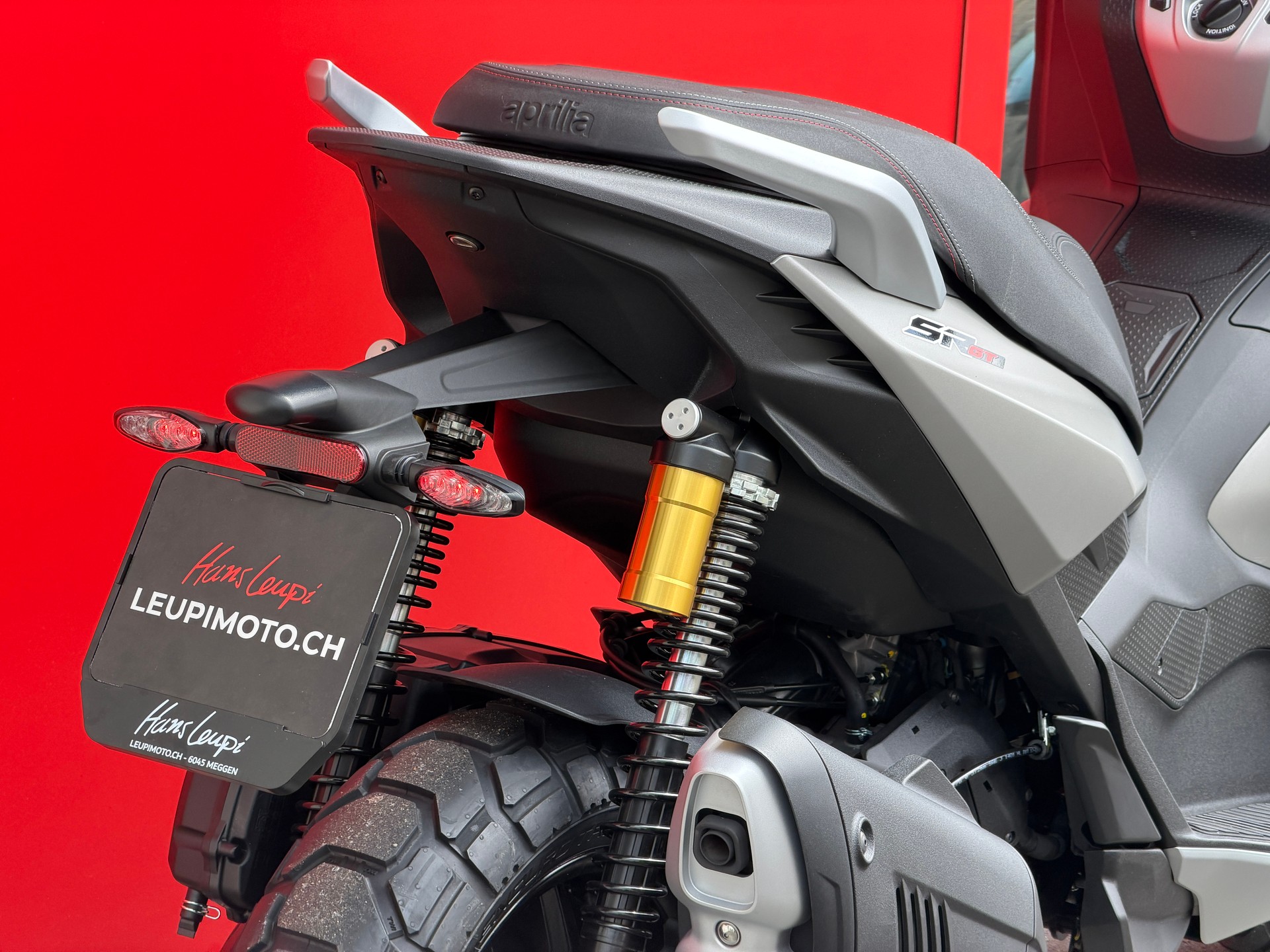 APRILIA SR 400 GT-image-9