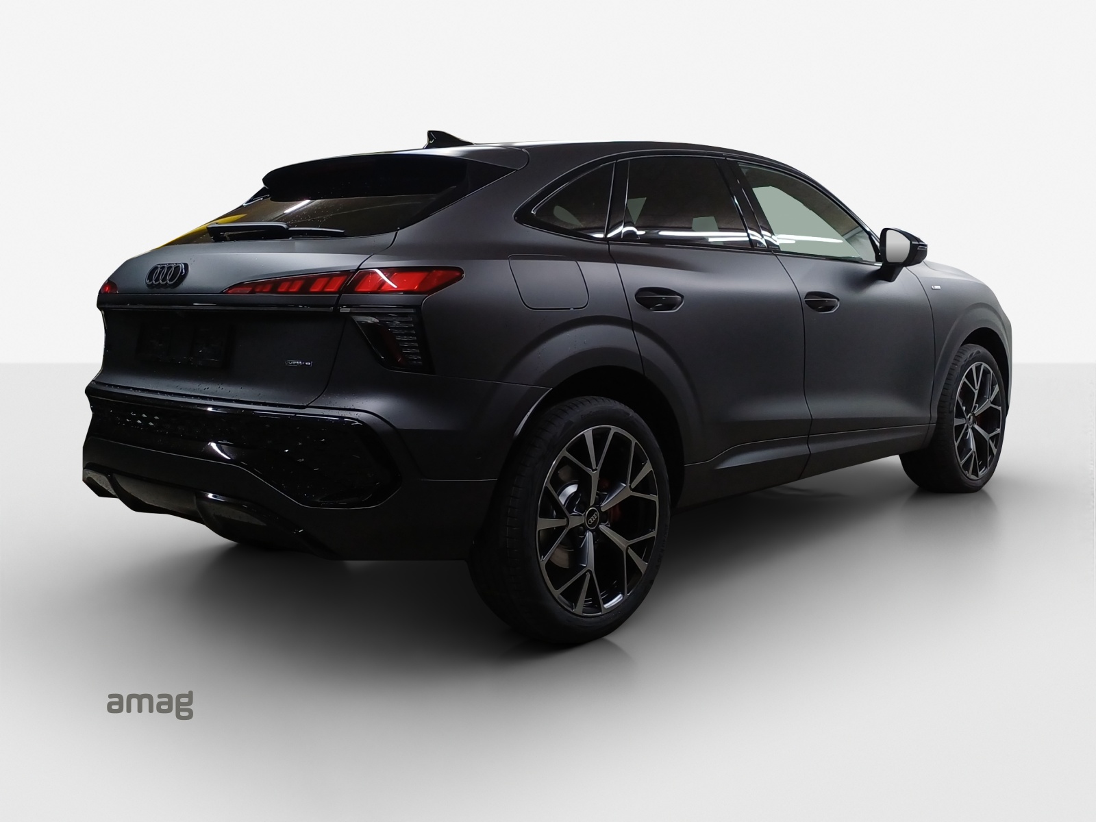 AUDI Q3 Sportback TFSI quattro 195 kW S tronic-image-4