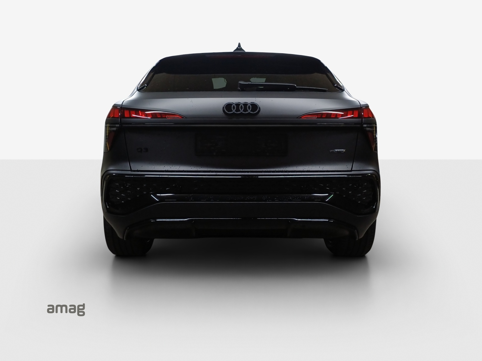 AUDI Q3 Sportback TFSI quattro 195 kW S tronic-image-3