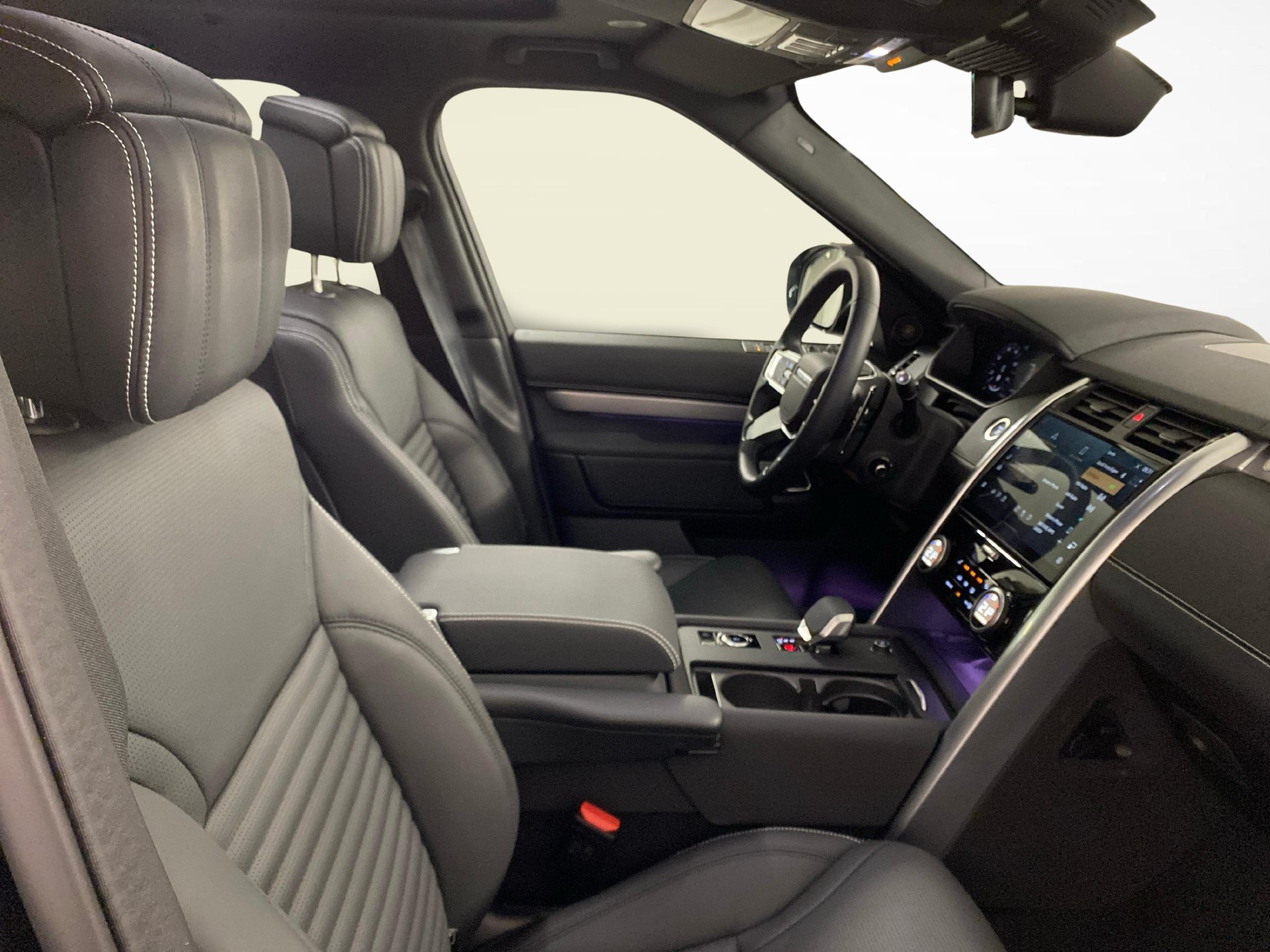 LAND ROVER Discovery 3.0 D I6 350 Dynamic HSE-image-9