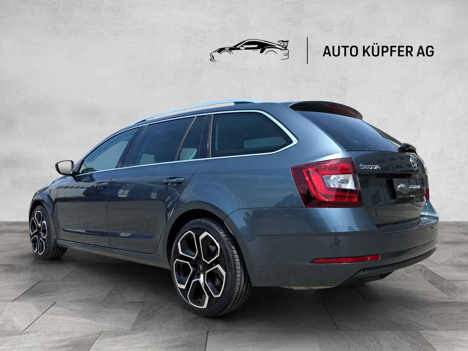 SKODA Octavia Combi 2.0 TDI 4x4 DSG-image-3