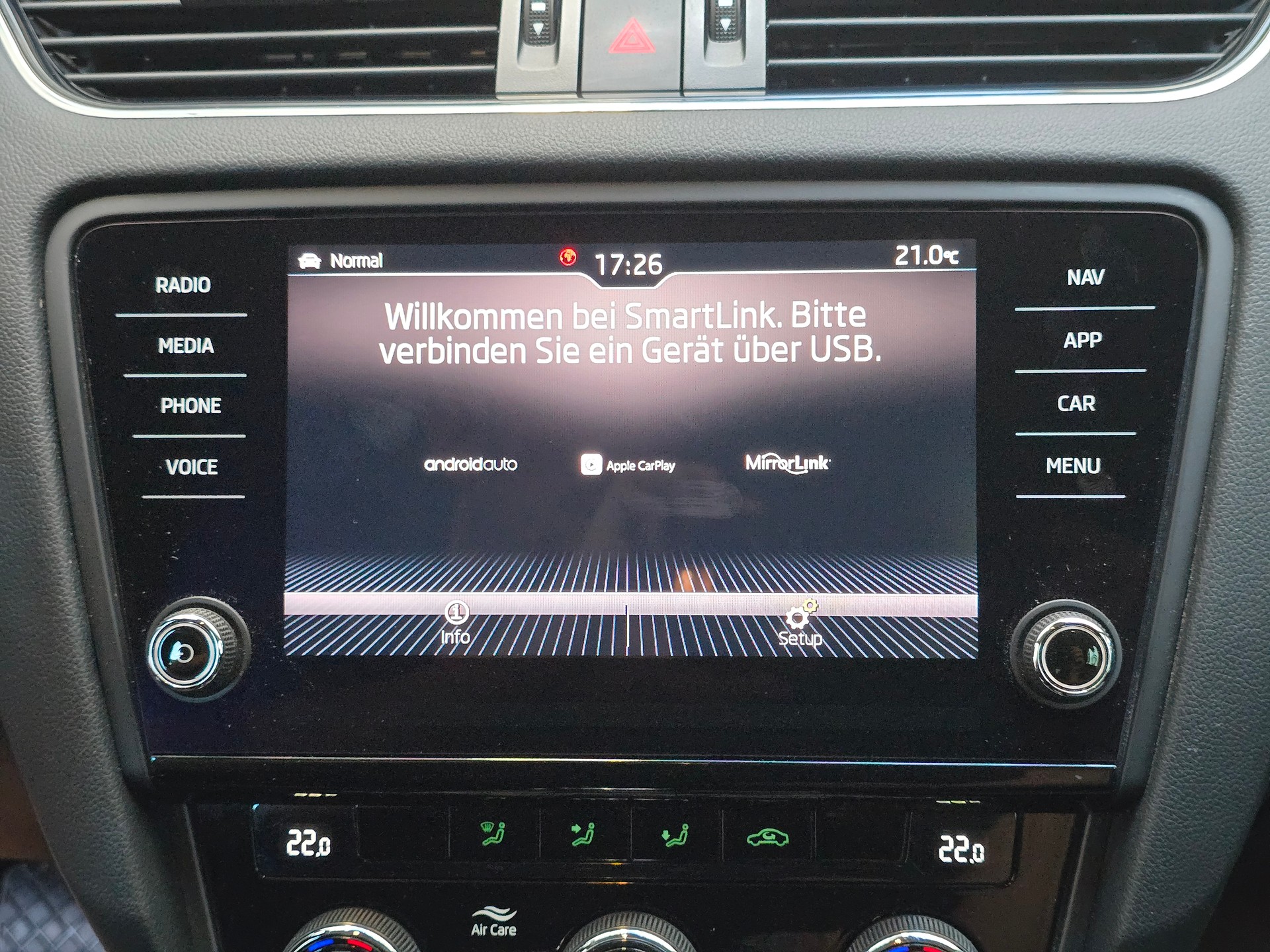 SKODA Octavia Combi 2.0 TDI 4x4 DSG-image-18