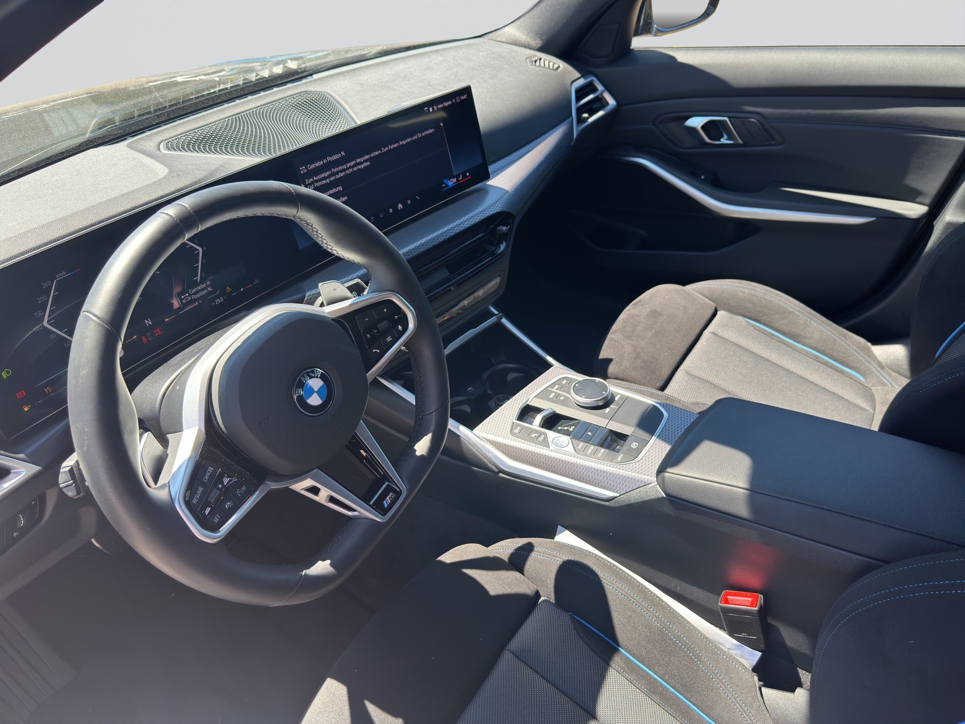 BMW 330I M Sport Schadow XDrive Touring-image-7