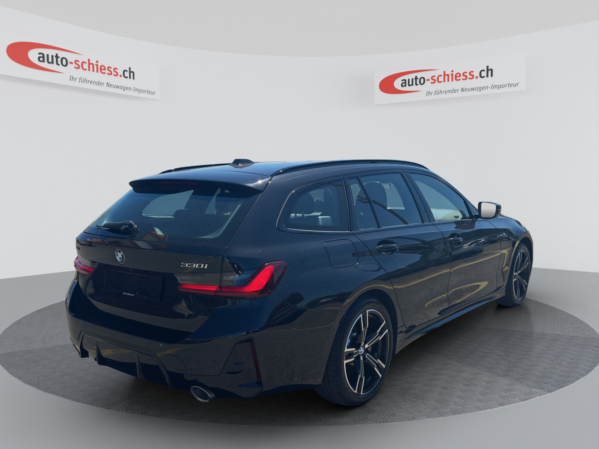 BMW 330I M Sport Schadow XDrive Touring-image-5
