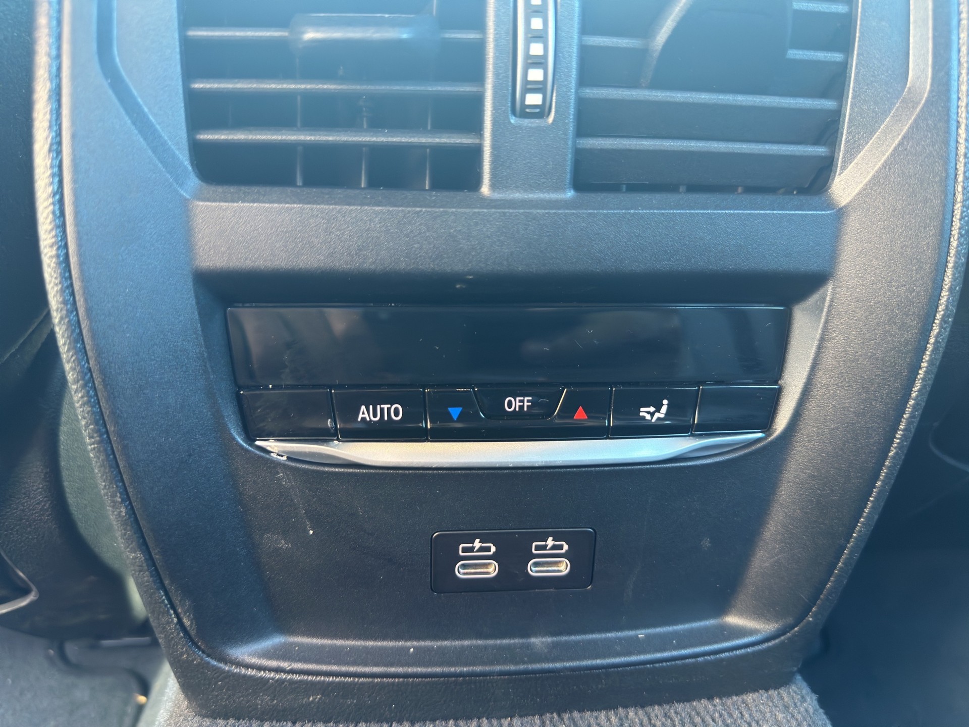 BMW 330I M Sport Schadow XDrive Touring-image-9