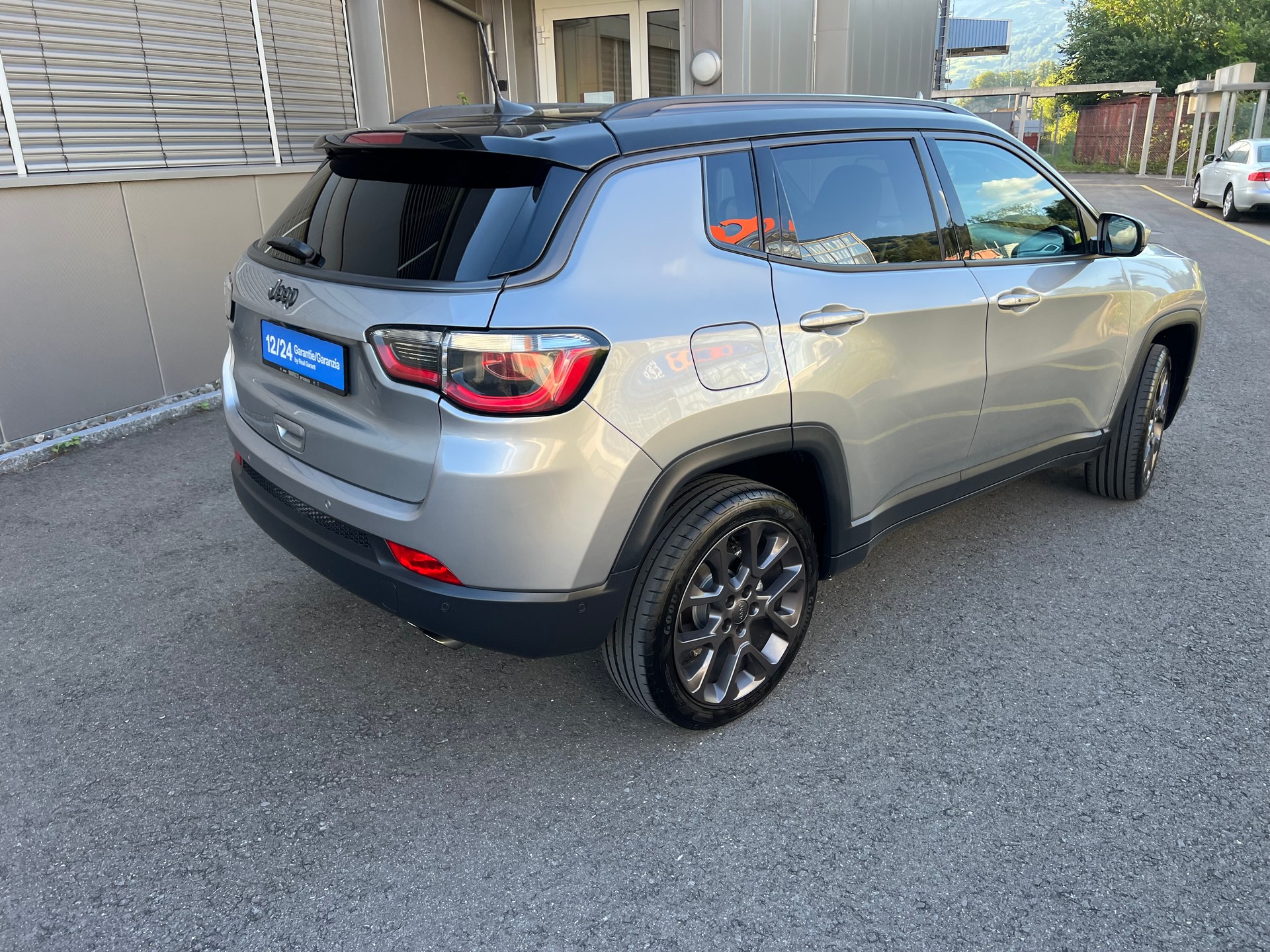 JEEP Compass 1.4 Turbo 4x4 Limited 9ATX PS 170 *Navigation*Leder*Rückfahrtkamera*Sitzbelüftung*frisch MFK *1 Jahr Garantie möglich*-image-3