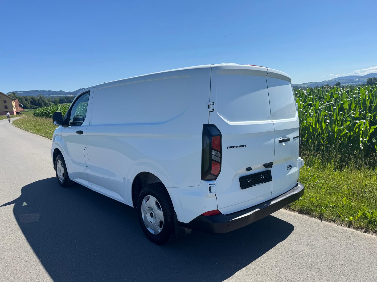 FORD Transit Custom Van 300 L1H1 Trend-image-2