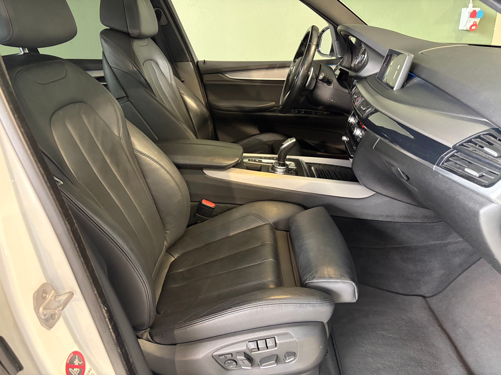 BMW X5 xDrive 40d Steptronic * M-Sport *CH-Fahrzeug*Shadow Line*-image-14