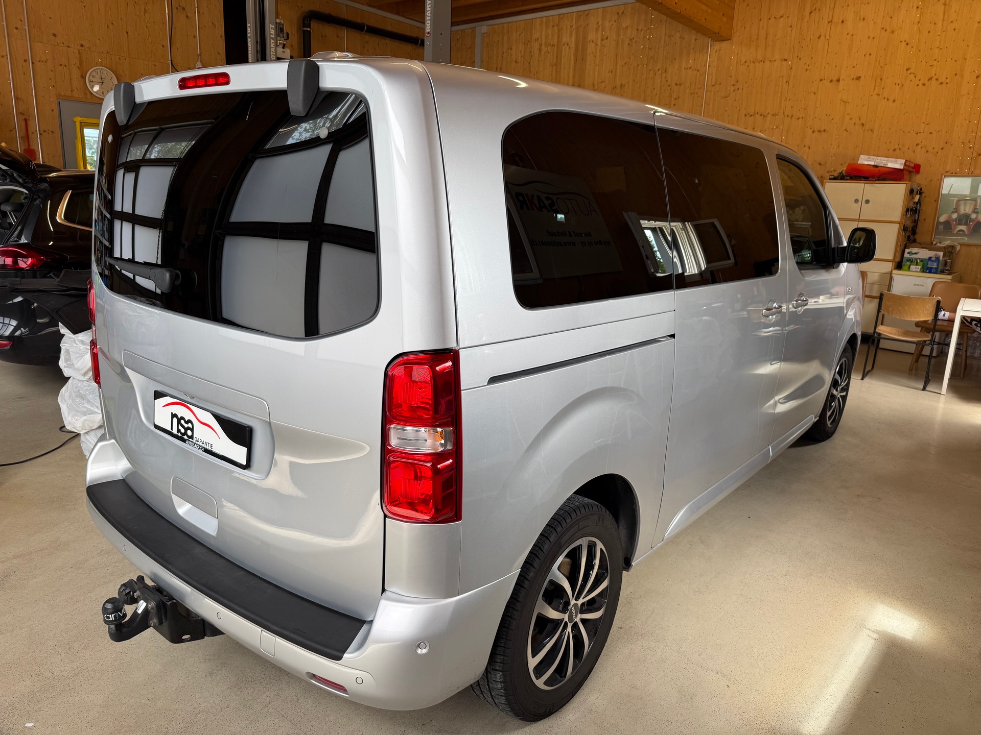 TOYOTA Proace Verso 2.0 D-4D Trend Medium Automatic-image-3