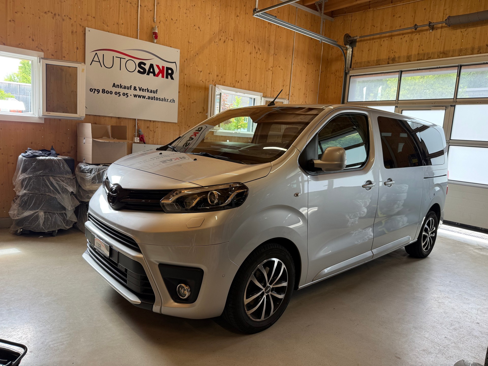 TOYOTA Proace Verso 2.0 D-4D Trend Medium Automatic-image-0