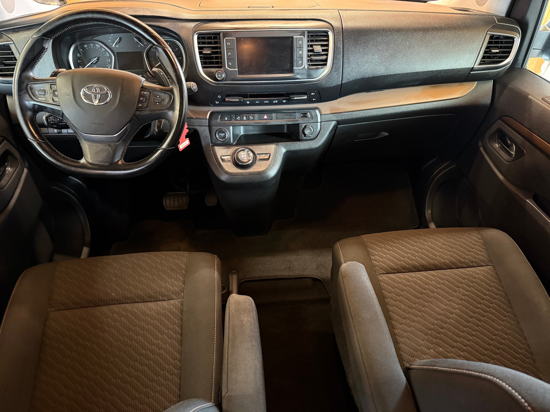 TOYOTA Proace Verso 2.0 D-4D Trend Medium Automatic-image-9