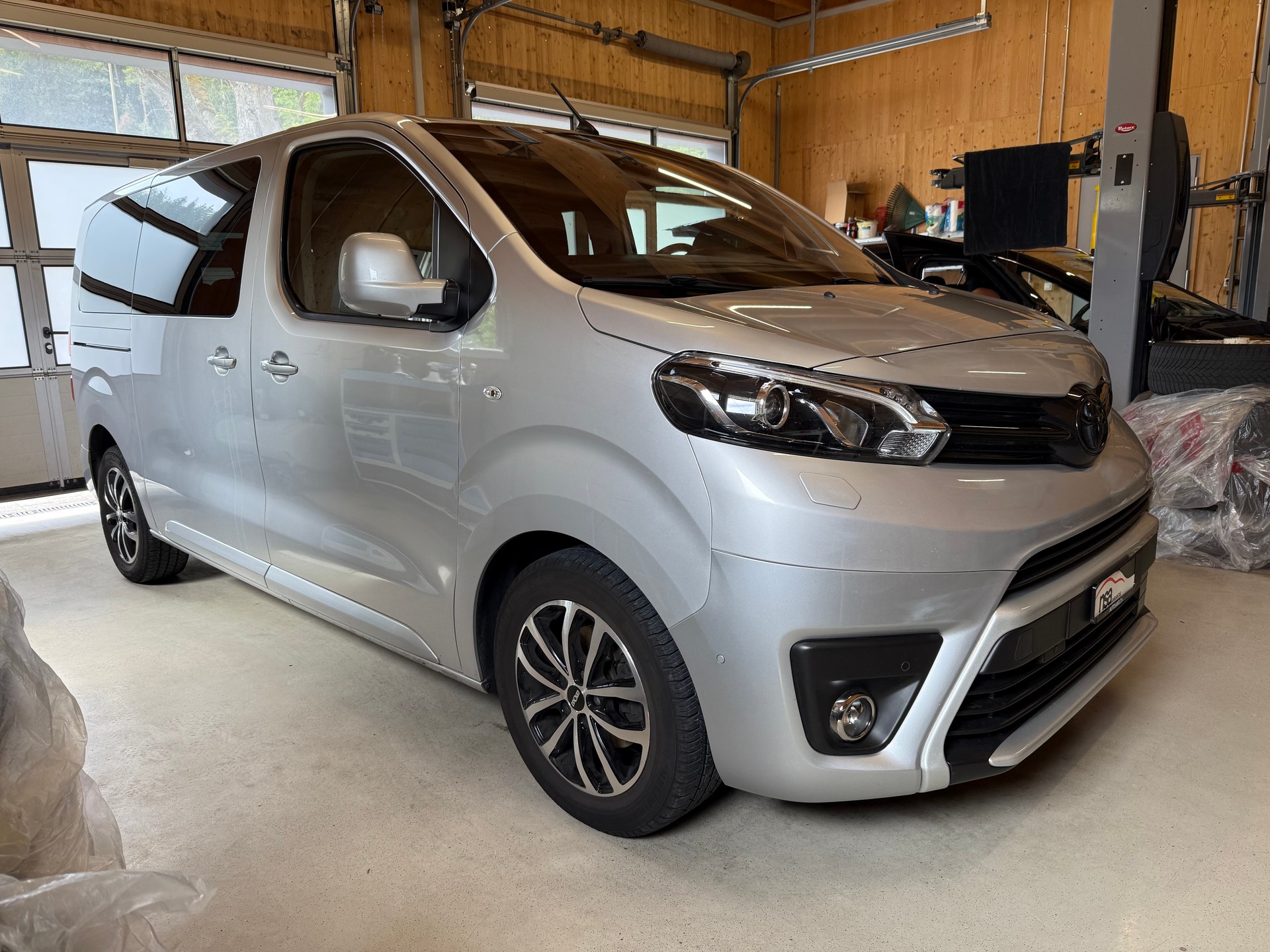 TOYOTA Proace Verso 2.0 D-4D Trend Medium Automatic-image-2